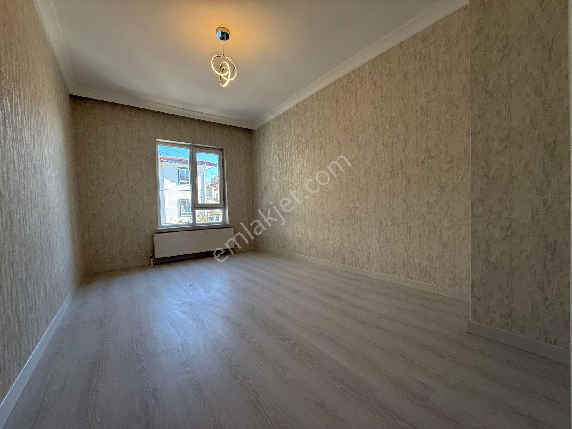 İncirli'de Merkezi Konum Ara Katta Lüx Yapılı Manzaralı 3+1 Daire - Görsel 7