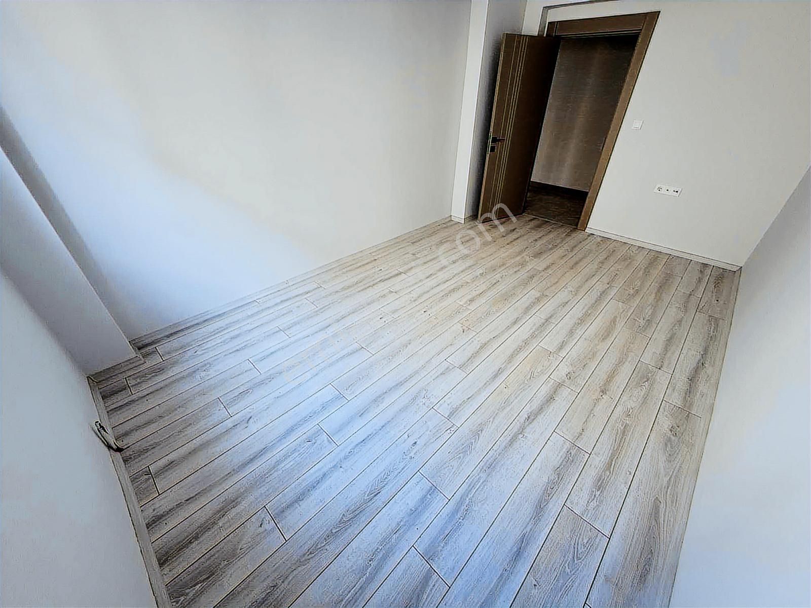 Şentürk Gayrimenkul'den*çift Banyolu**süper Konumda**sıfır Daire - Görsel 18