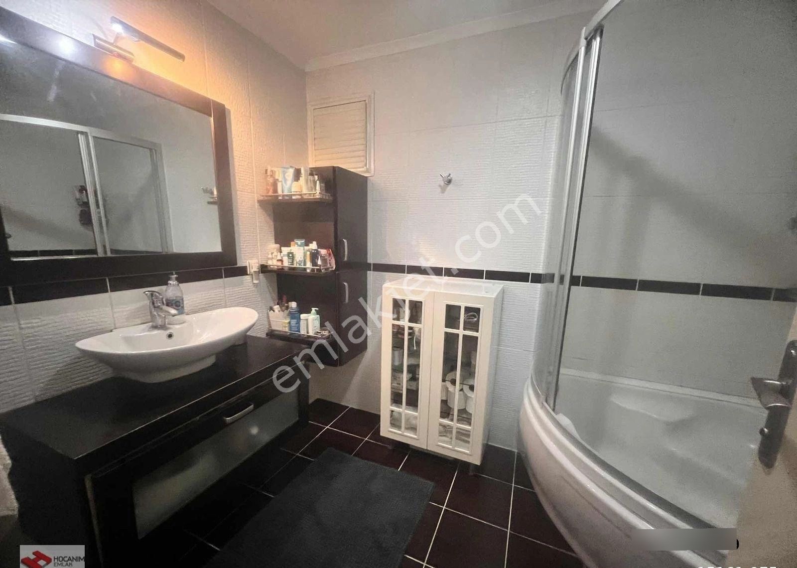 Görkem Sitesinde Manzaralı Otoparklı 3+1+kilerli - Görsel 20