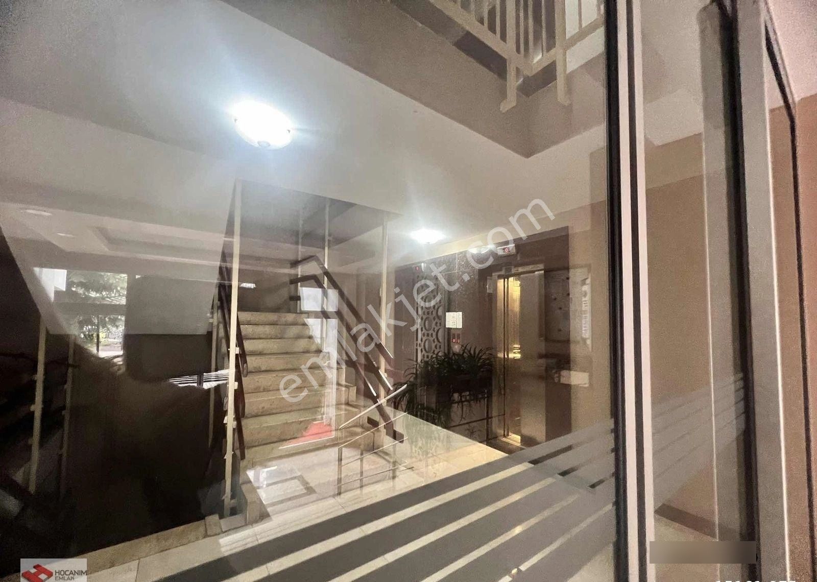 Görkem Sitesinde Manzaralı Otoparklı 3+1+kilerli - Görsel 3