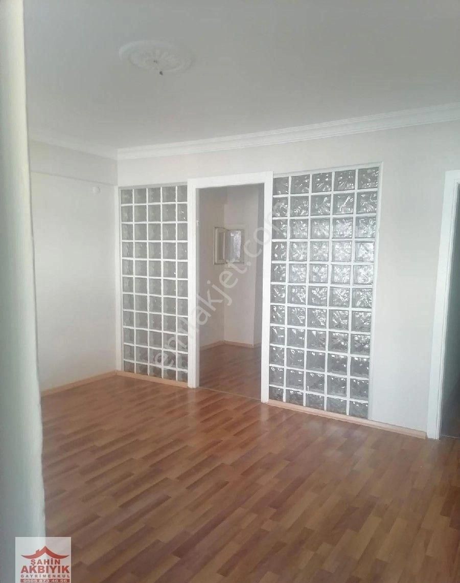 Bayraklı T.kule Mah 2+1 Ara Kat 90 M2 Paylı Mülkiyet - Görsel 5