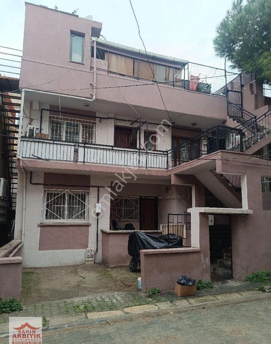 Bayraklı T.kule Mah 2+1 Ara Kat 90 M2 Paylı Mülkiyet - Görsel 4