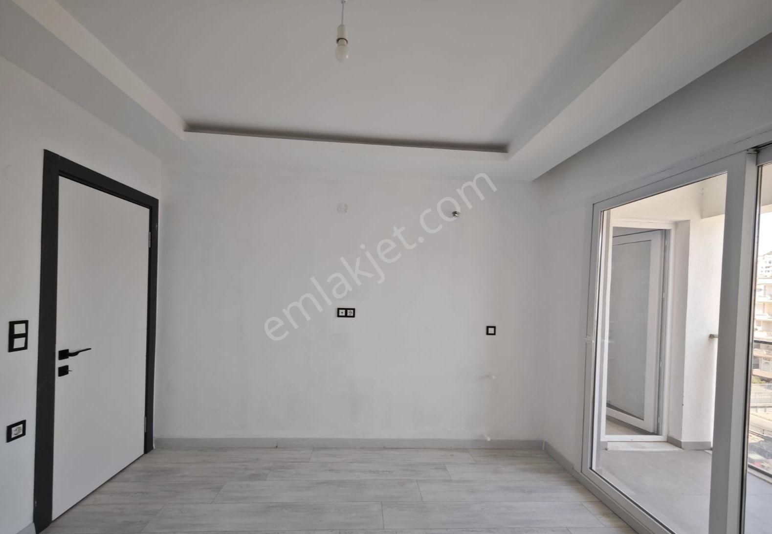 Cumhuriyet Mahallesi'nde Kiralık Geniş 1+1 - Görsel 3