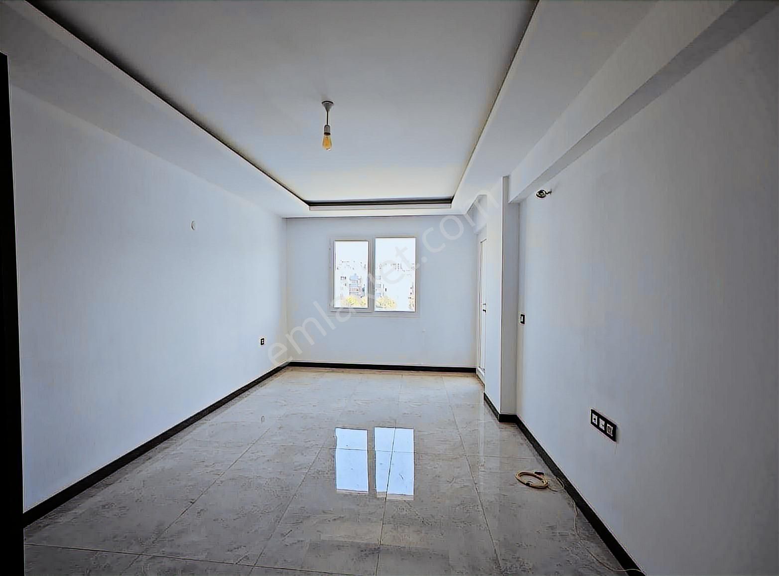 Cumhuriyet Mahallesi'nde Kiralık Geniş 1+1 - Görsel 2