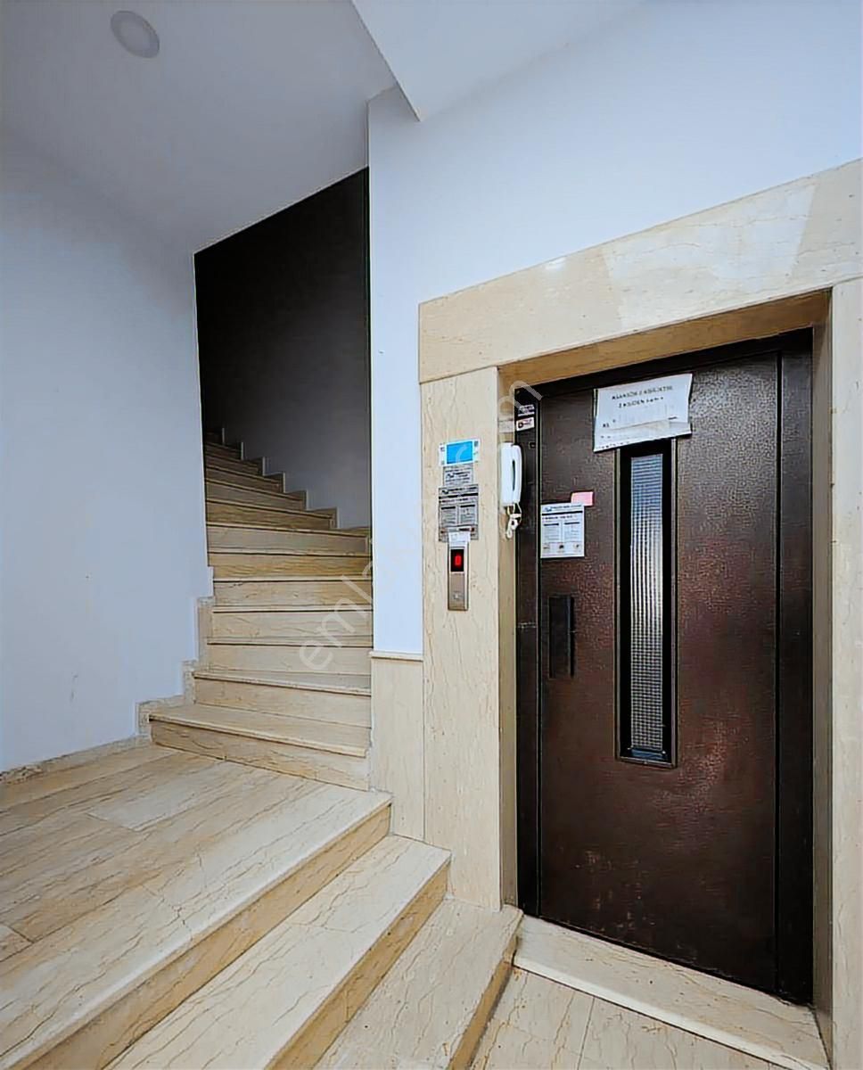 Cumhuriyet Mahallesi'nde Kiralık Geniş 1+1 - Görsel 9