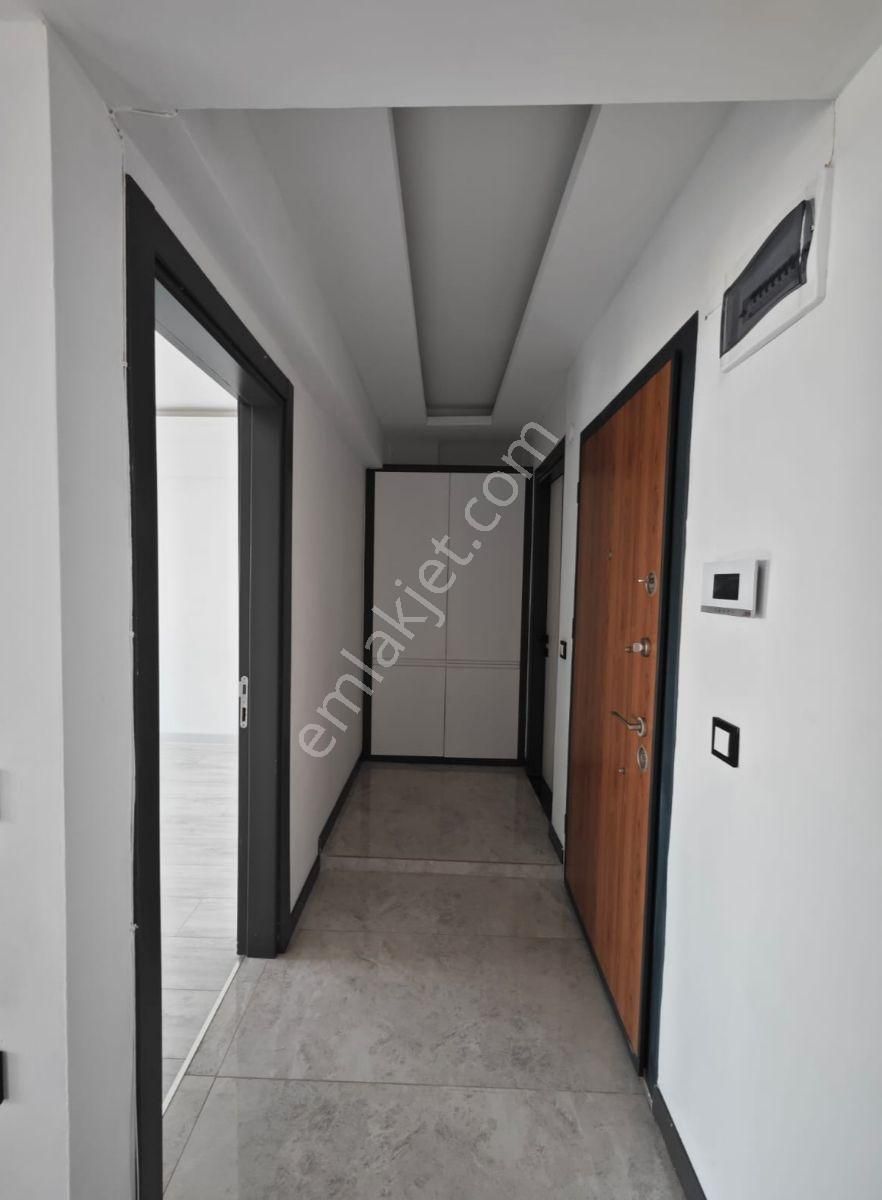 Cumhuriyet Mahallesi'nde Kiralık Geniş 1+1 - Görsel 4