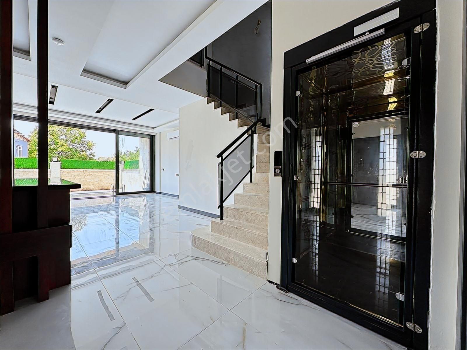 Antalya'da 450 M2 7+1 Havuz 4 Katlı Asansör Ultra Lüks İskanlı - Görsel 34