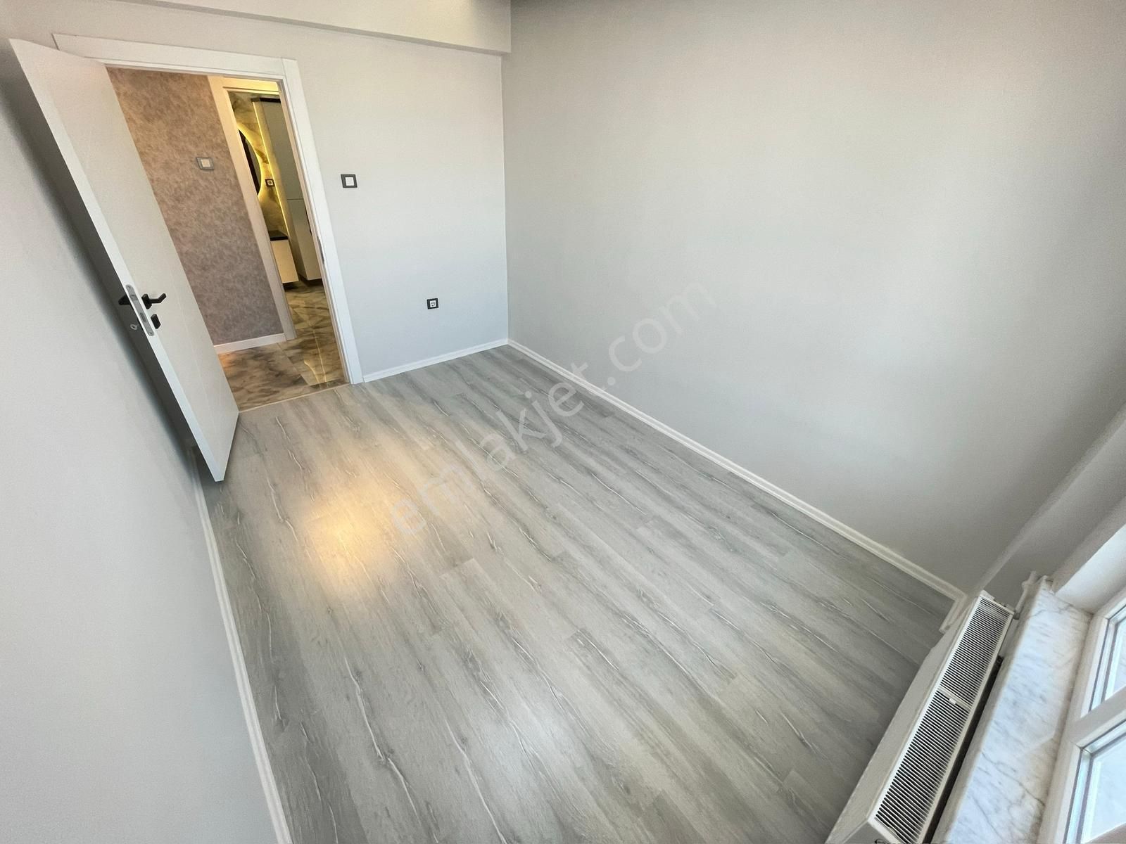 Kariyer'den Ultra Lüx Yapılı Çft Banyolu Yüksek Katta 3+1 Daire - Görsel 35