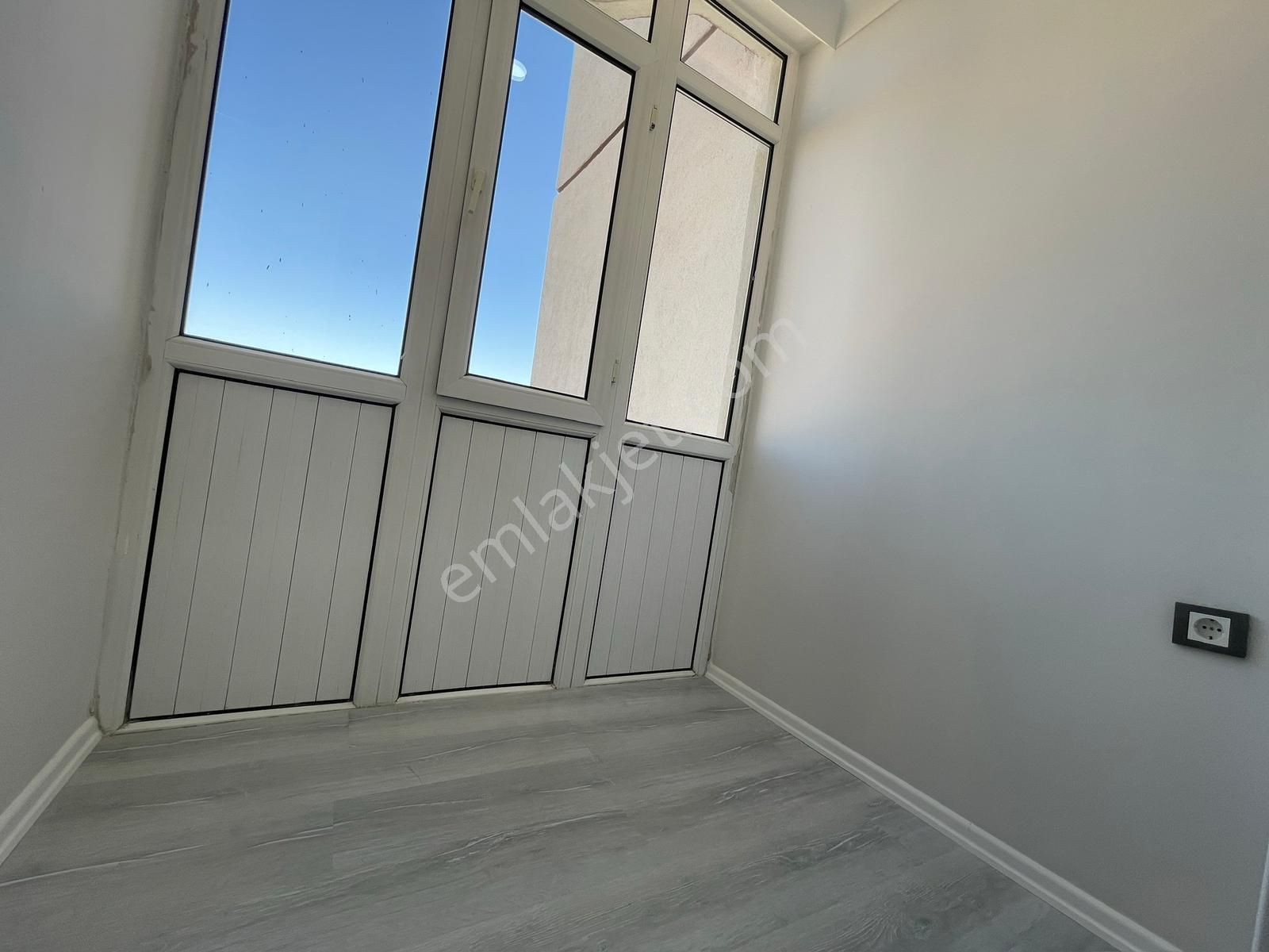 Kariyer'den Ultra Lüx Yapılı Çft Banyolu Yüksek Katta 3+1 Daire - Görsel 16