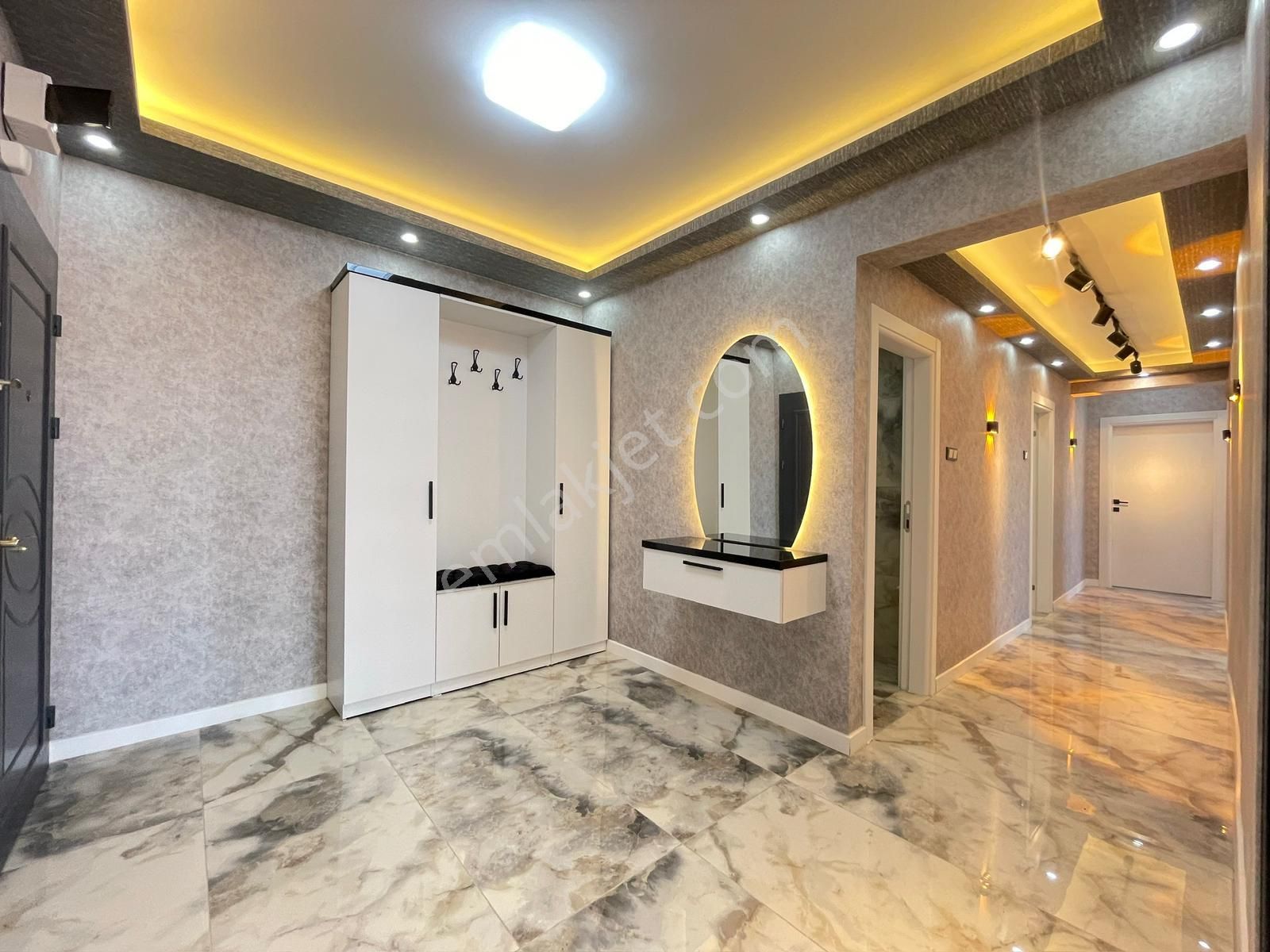 Kariyer'den Ultra Lüx Yapılı Çft Banyolu Yüksek Katta 3+1 Daire - Görsel 21