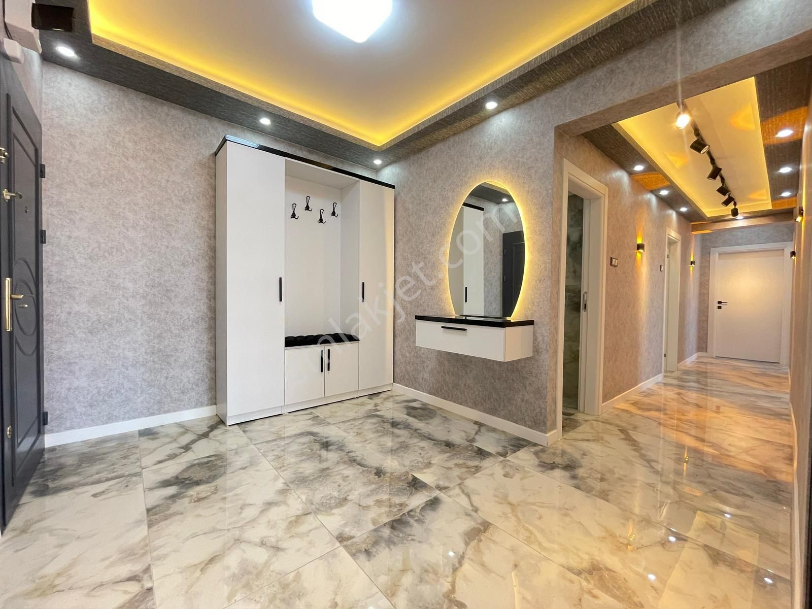 Kariyer'den Ultra Lüx Yapılı Çft Banyolu Yüksek Katta 3+1 Daire - Görsel 22