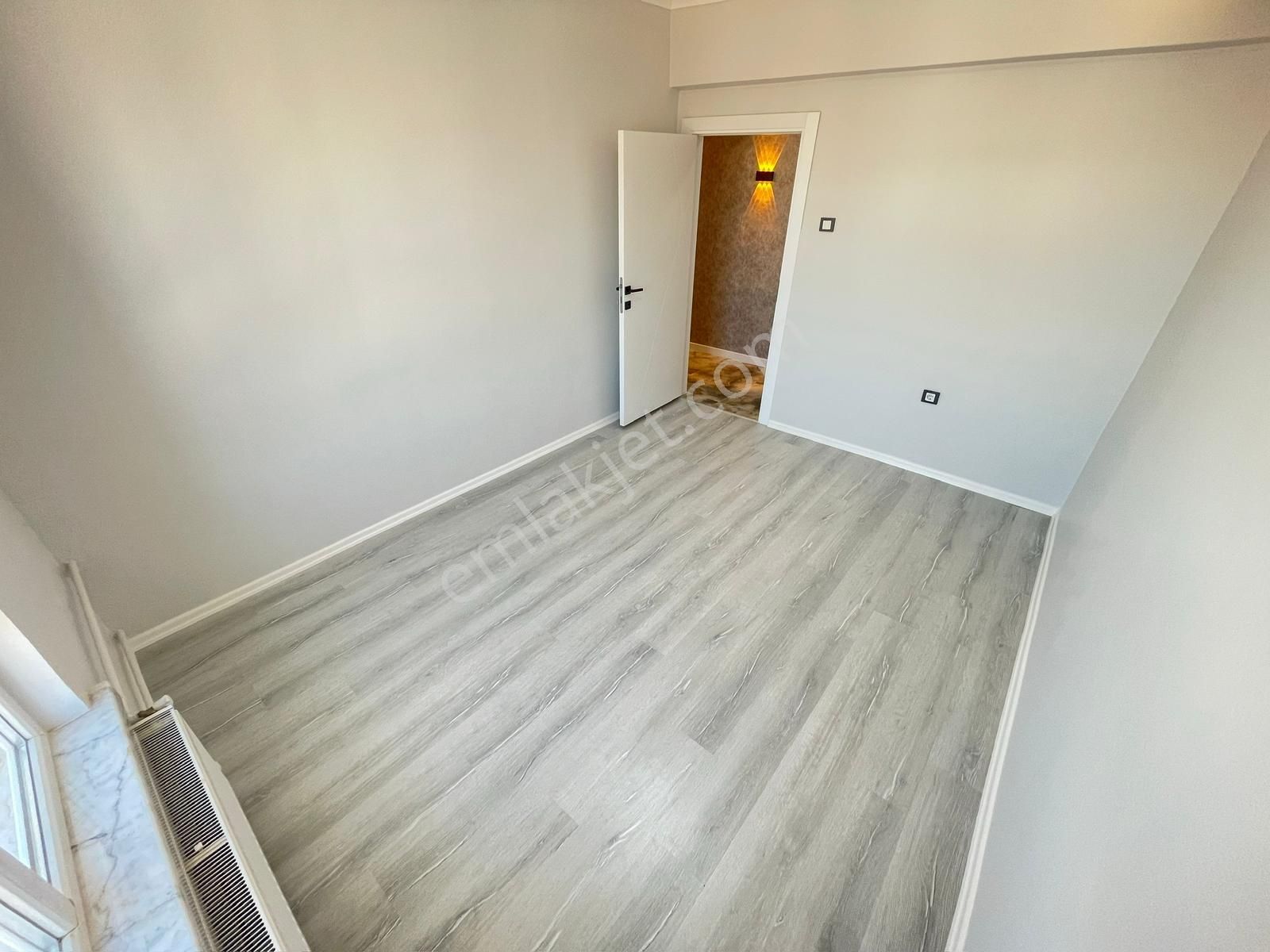 Kariyer'den Ultra Lüx Yapılı Çft Banyolu Yüksek Katta 3+1 Daire - Görsel 28