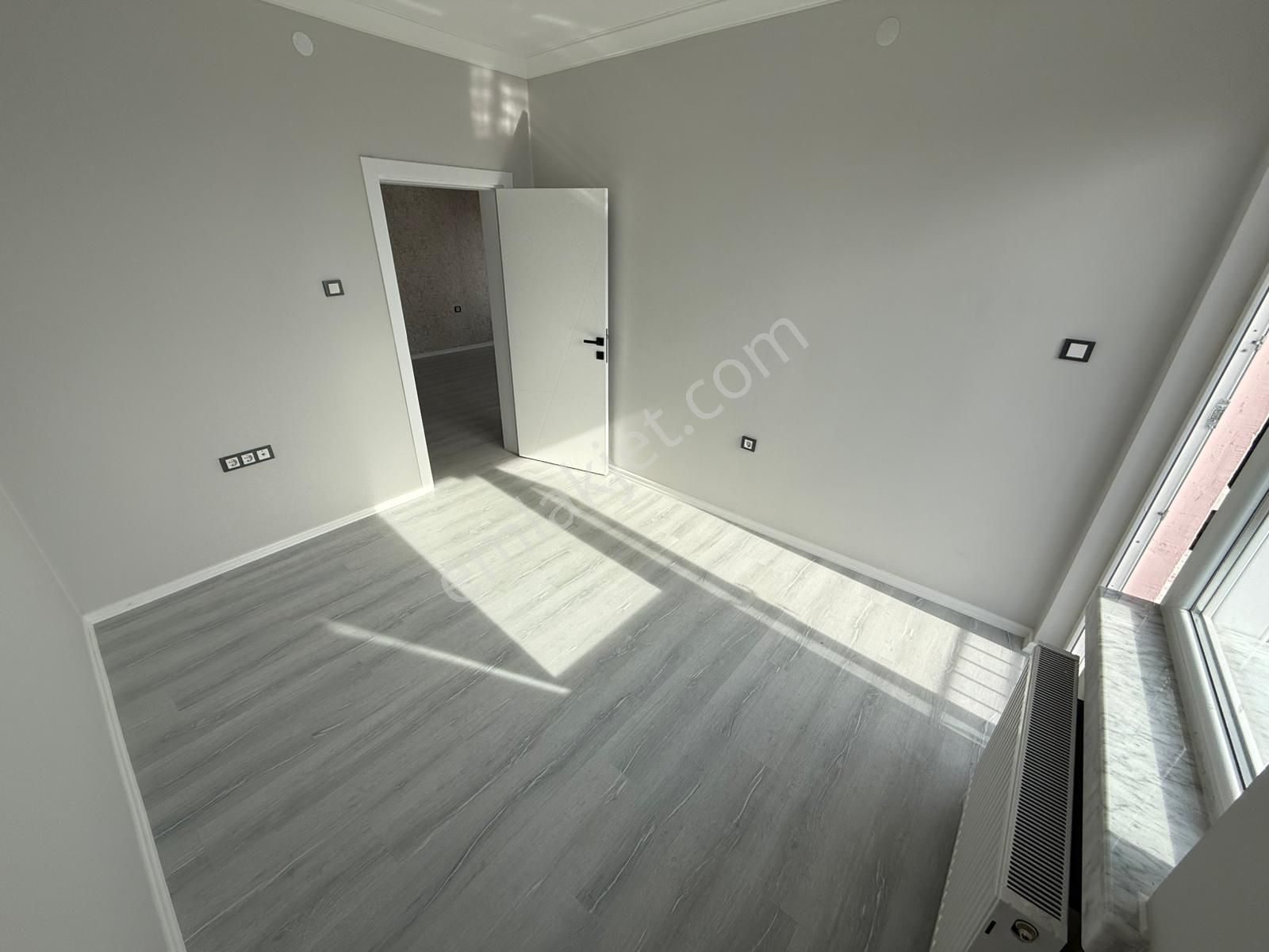 Kariyer'den Tepebaşın'da Manzaralı Katta Ultra Lüx Yapılı 3+1 Daire - Görsel 22