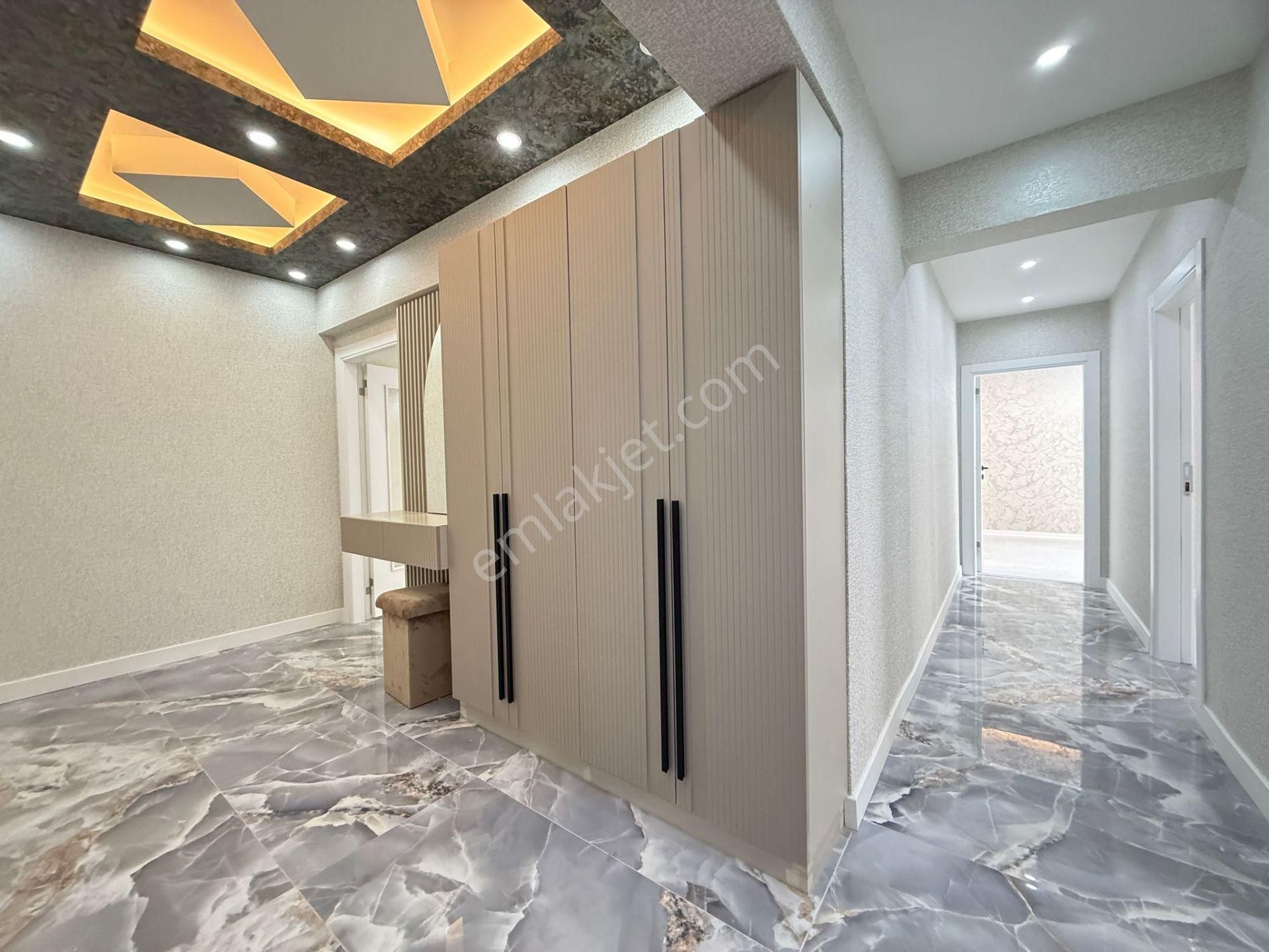 Kariyer'den Tepebaşı'nda Belediye Yakını Ara Katta Lüx 3+1 Daire - Görsel 13