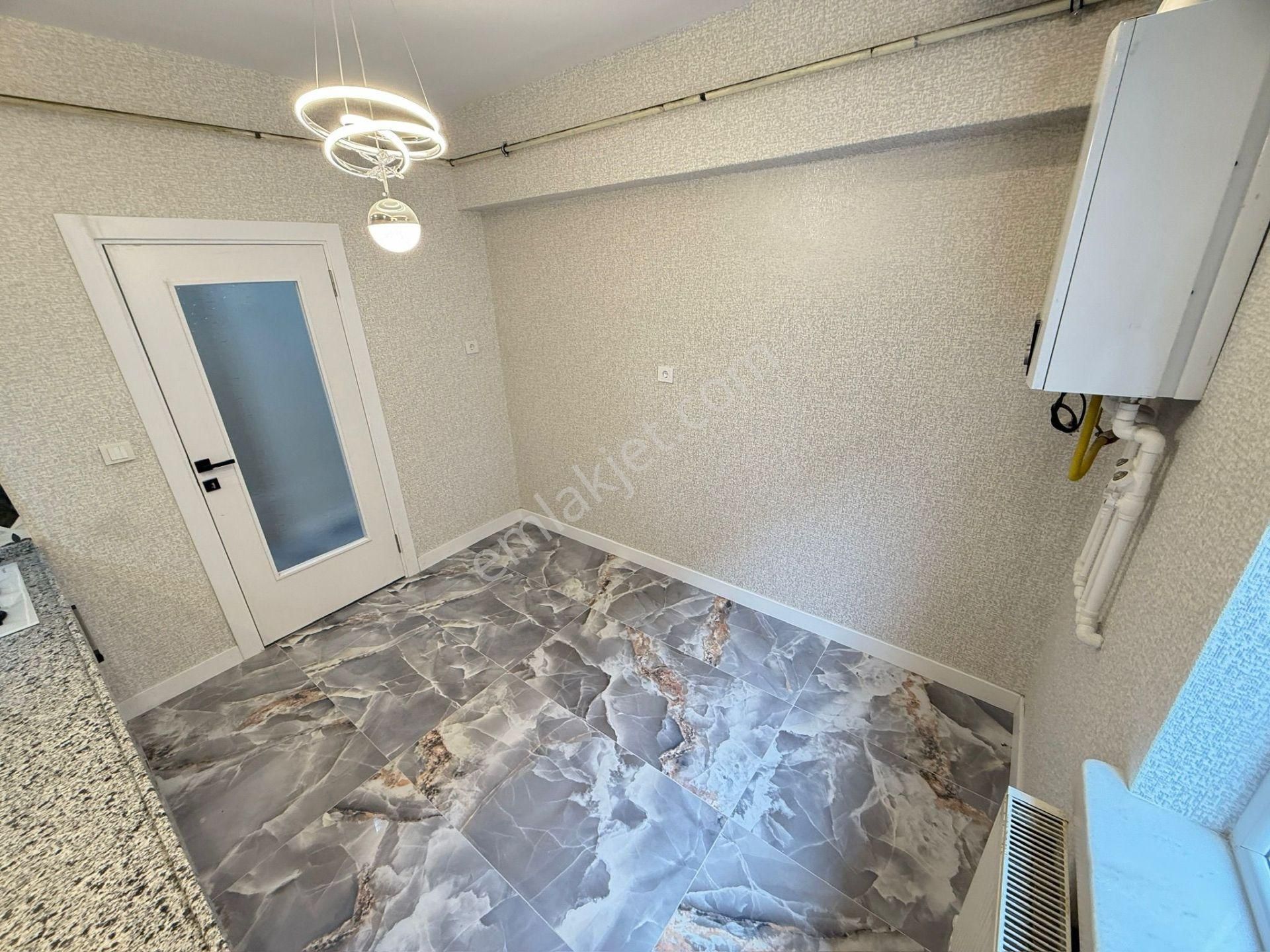 Kariyer'den Tepebaşı'nda Belediye Yakını Ara Katta Lüx 3+1 Daire - Görsel 5