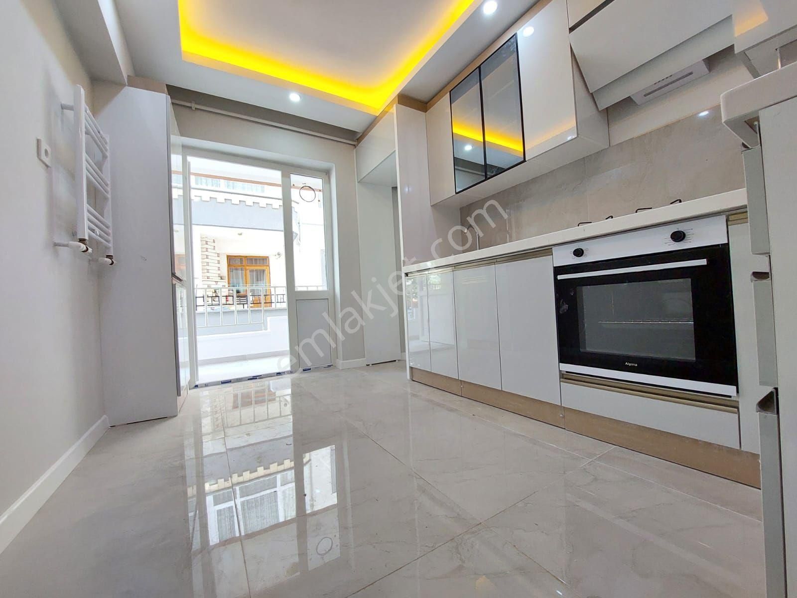 Fırsat__piyade Mah.'de__satılık__1.kat 3+1__ful+ful__ön Cephe - Görsel 4