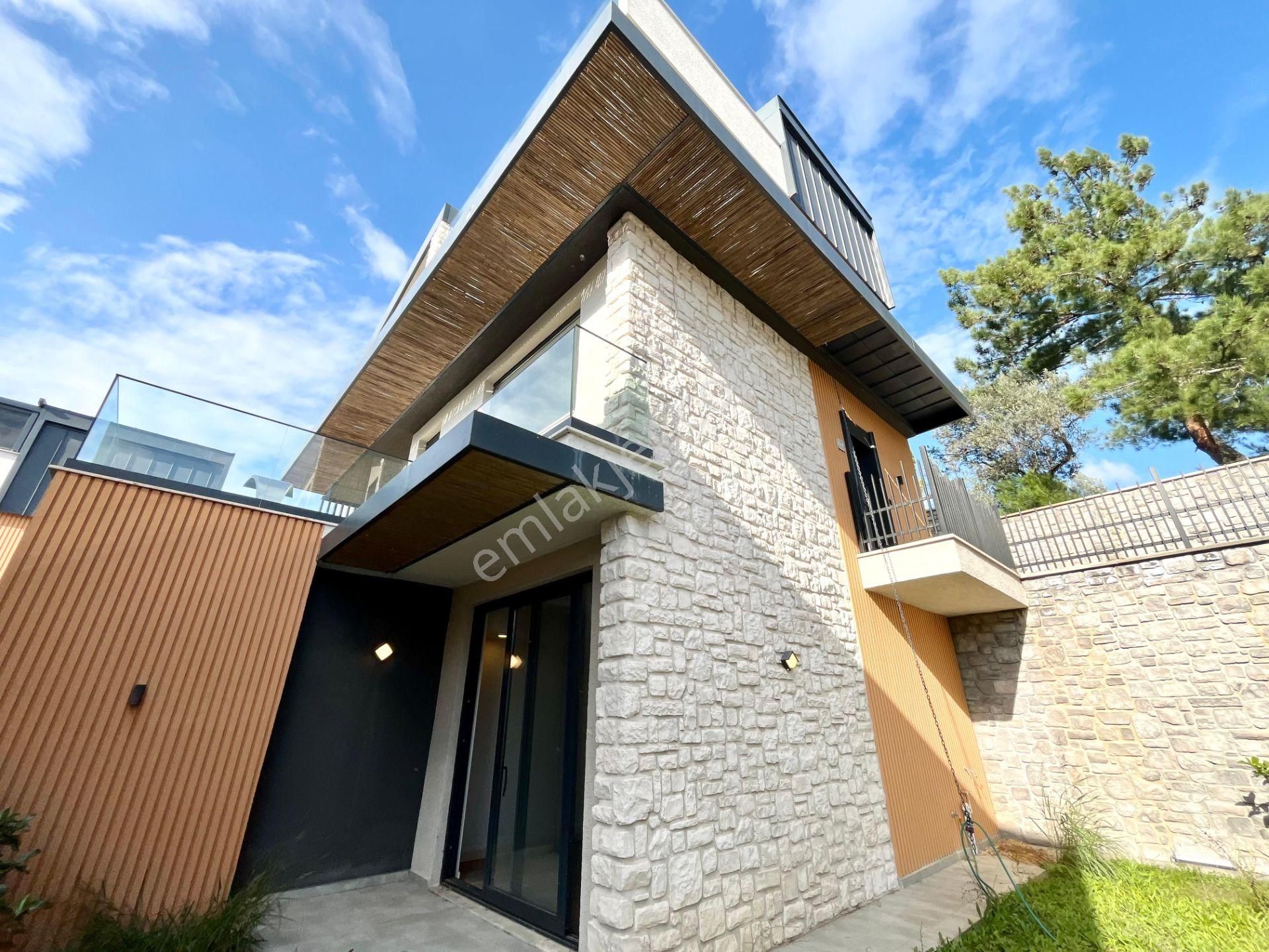 Yükselden Güre'de Saunalı Havuzlu Şık Tasarım Ultra Lux 4+1villa - Görsel 30