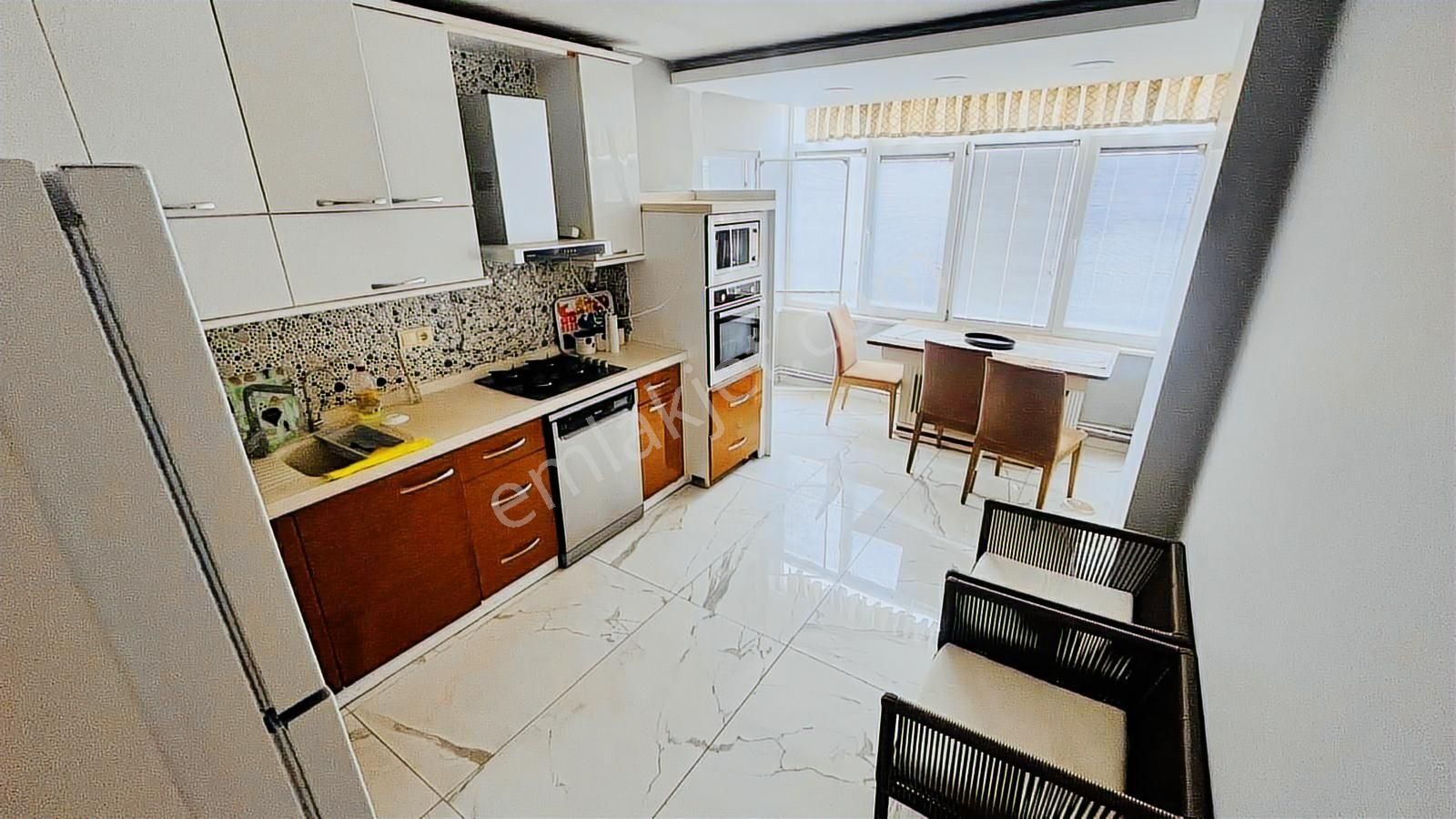Karayaz'dan Cadde Üzeri Acil Satılık Ebeveyn Banyolu 3+1 Daire - Görsel 23