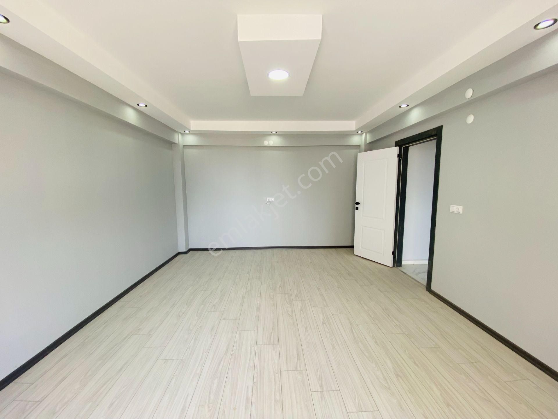Güven'den Kapaklı'da Caddeye,servislere Yakın,k.otoparklı 2+1 Ev - Görsel 5