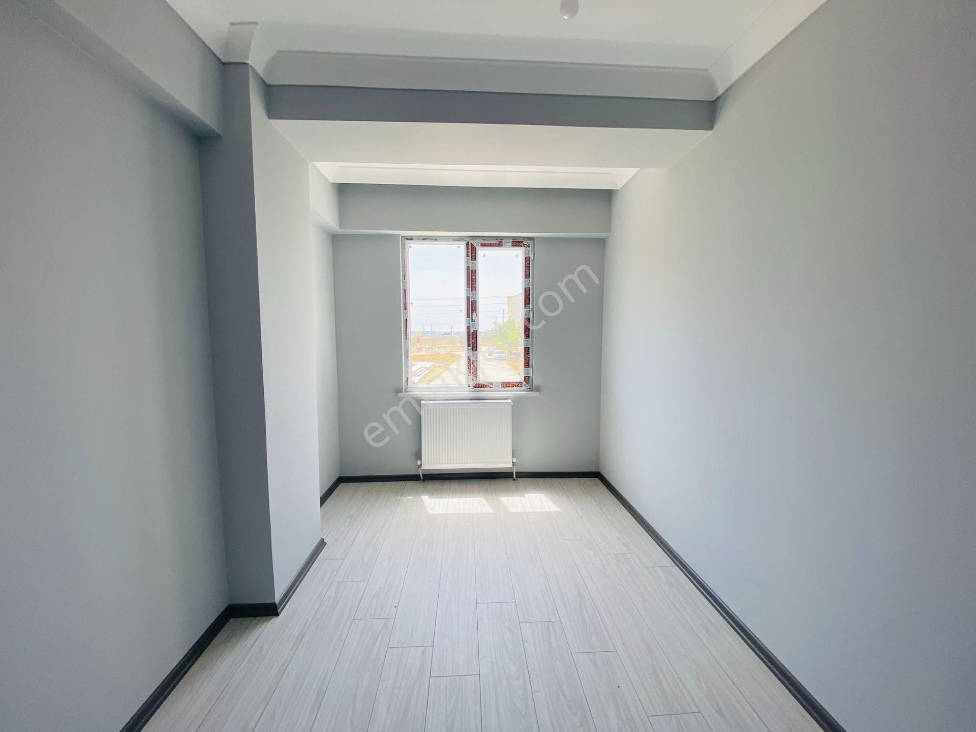 Güven'den Kapaklı'da Caddeye,servislere Yakın,k.otoparklı 2+1 Ev - Görsel 12