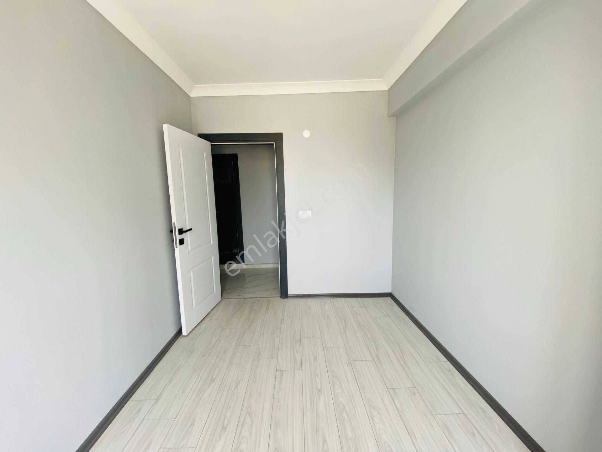 Güven'den Kapaklı'da Caddeye,servislere Yakın,k.otoparklı 2+1 Ev - Görsel 15