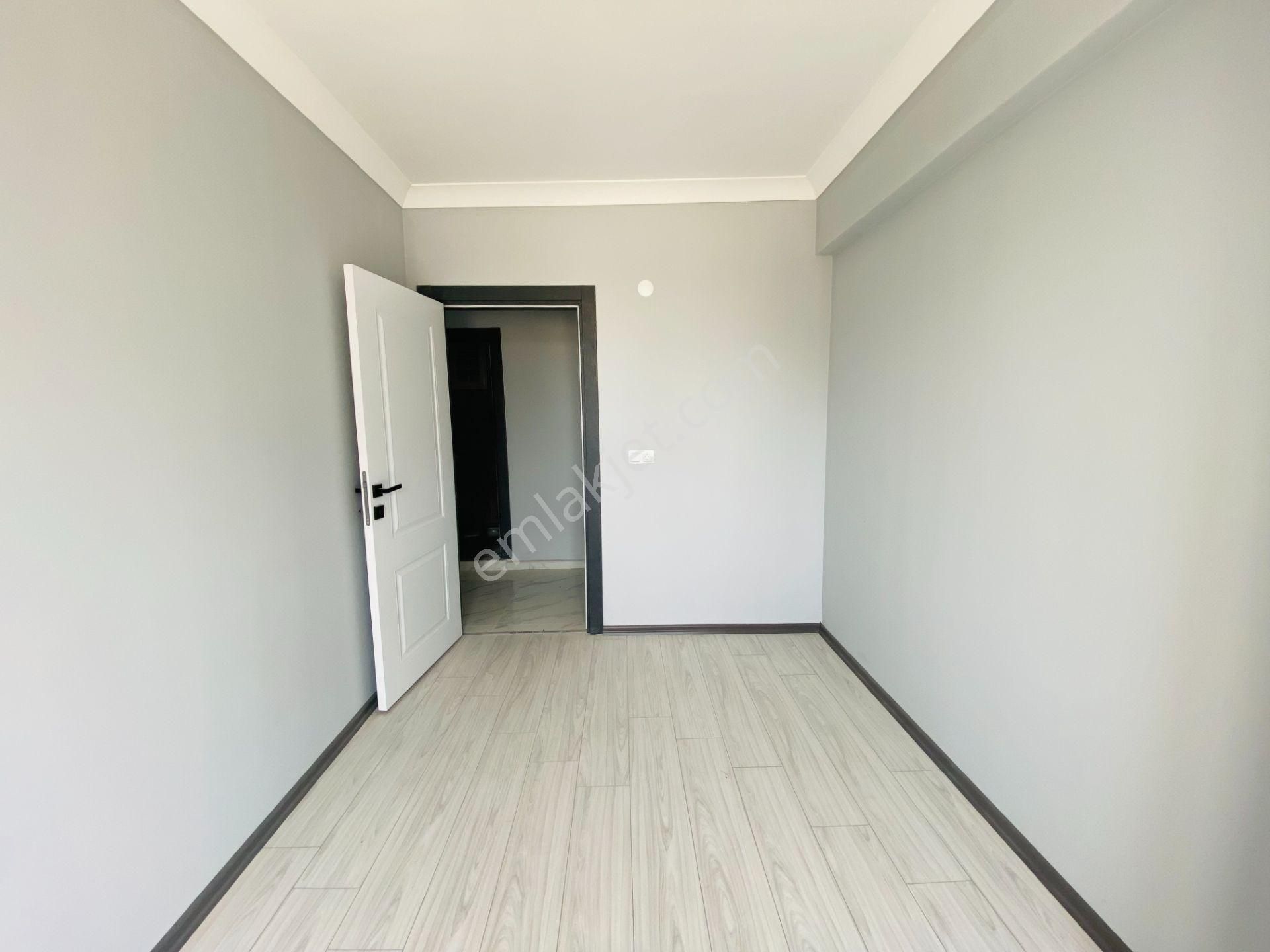 Güven'den Kapaklı'da Caddeye,servislere Yakın,k.otoparklı 2+1 Ev - Görsel 14