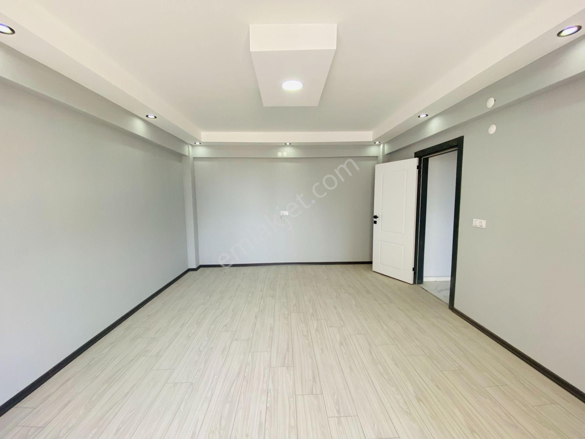 Güven'den Kapaklı'da Caddeye,servislere Yakın,k.otoparklı 2+1 Ev - Görsel 3