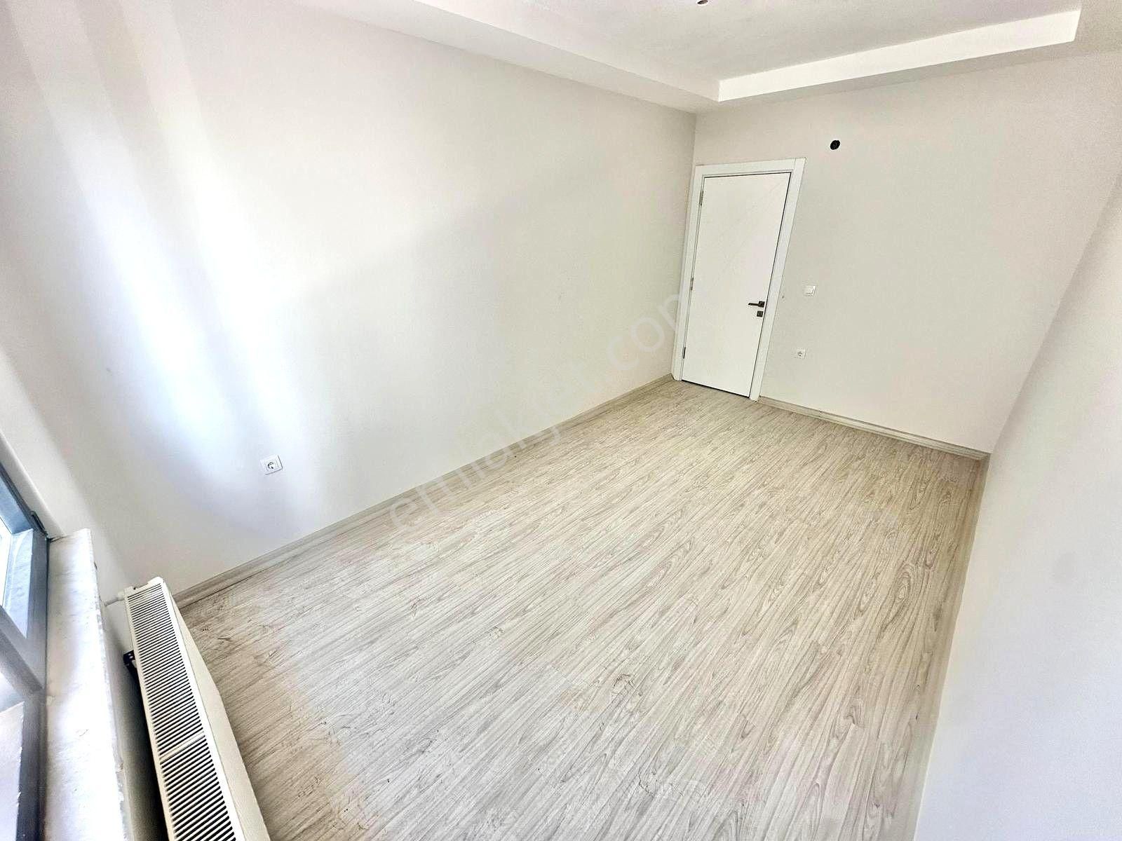 Yükselden Kadıköyde Ön Cephe Doğalgazlı Geniş Sıfır 1+1 Daire - Görsel 16