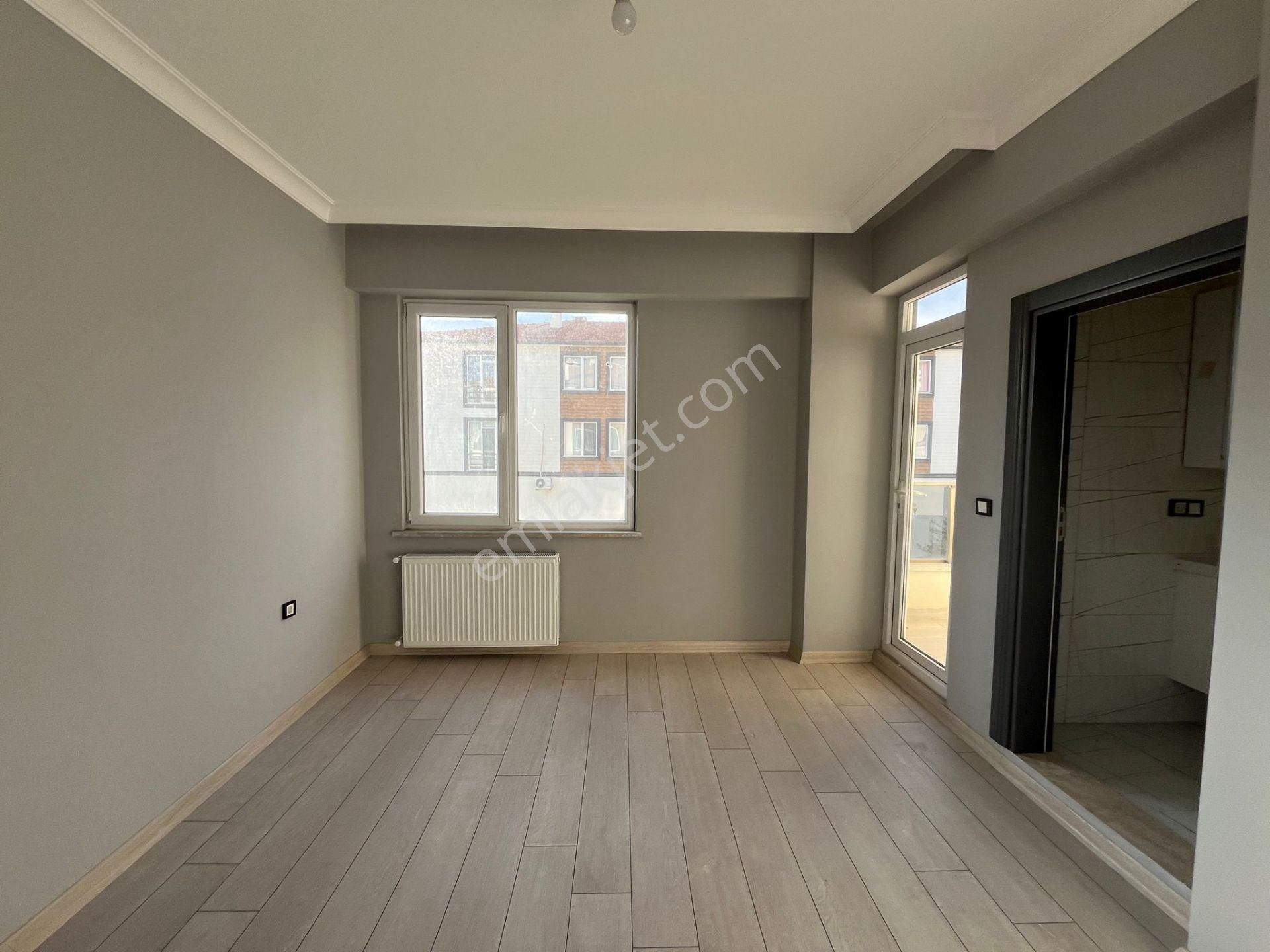 Yükselden Kadıköyde Çift Balkonlu Ebeveyn Banyolu Geniş 2+1 - Görsel 10