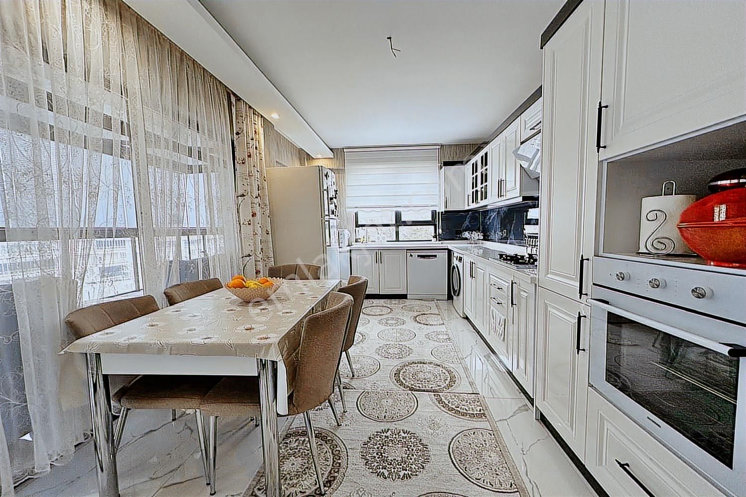 Hisar 3+1 Ara Katta Cadde Yakını Geniş Daire İsteyenlere Fırsat