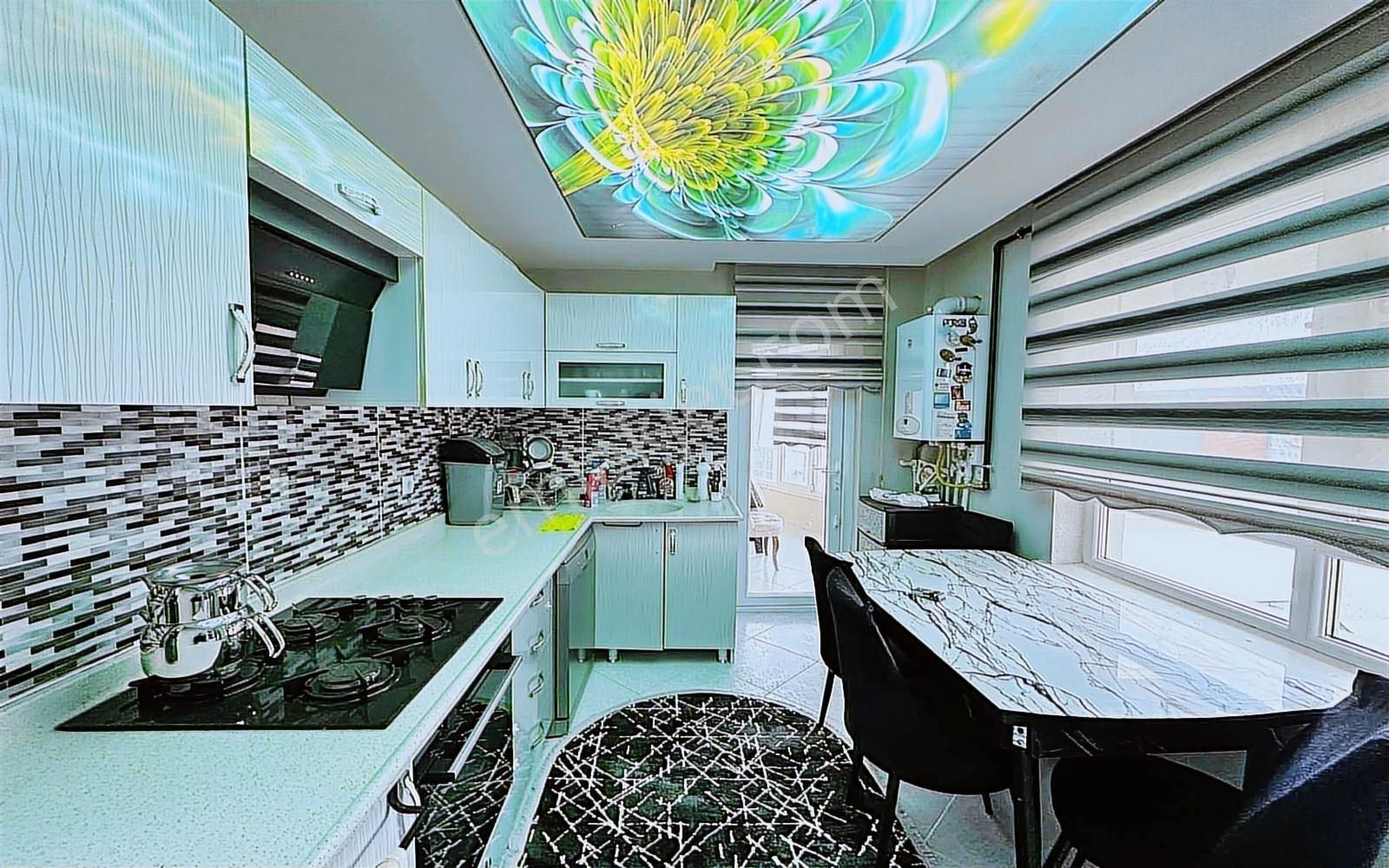 Hisar'da 3+1 Katta Ön Cepheli Cadde Yakını Lüks Yapılı Daire