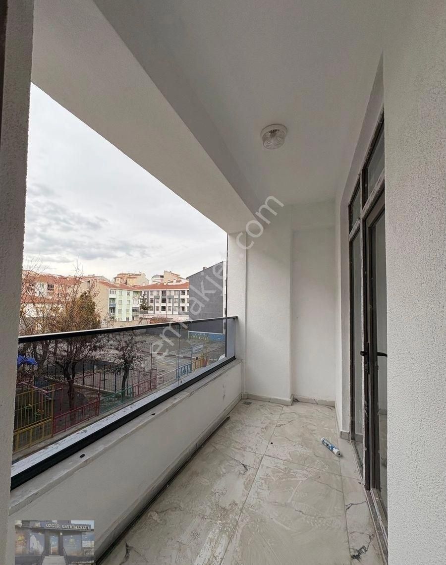 Ömerağa Mahallesin De Bahçeli Satılık Lüks 2+1 Daire