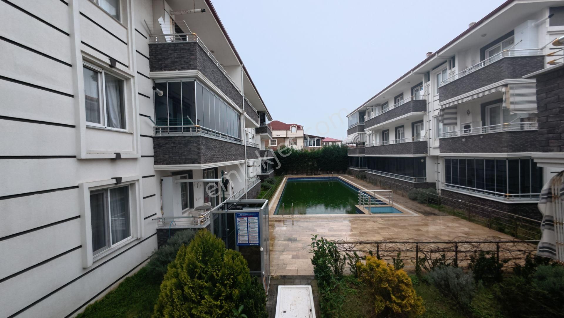 Karasu’da Havuzlu 2+1 Daire Yazlık Veya Yatırımlık