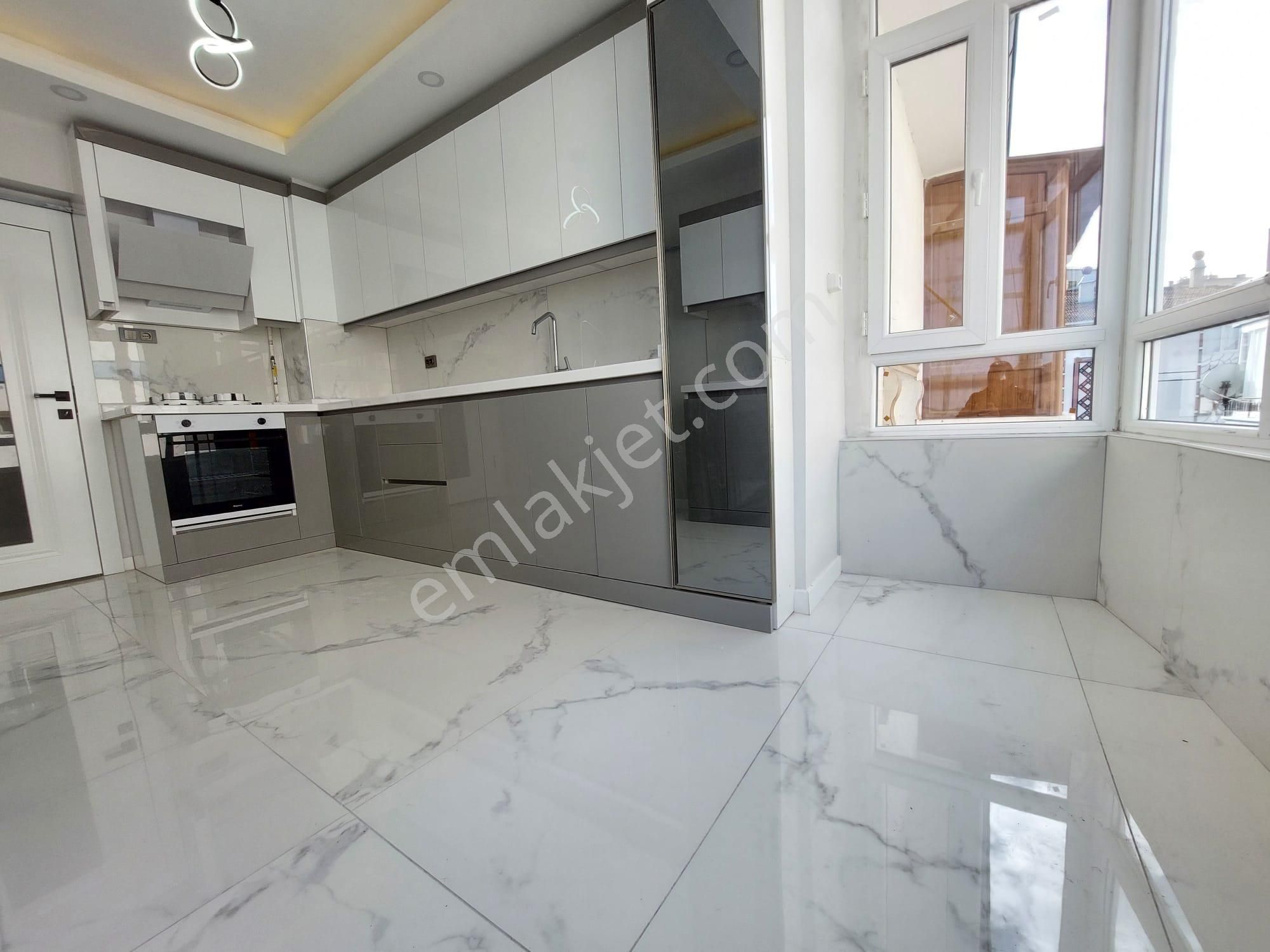 Elvan Mah De A Life Hastane Yakını Satılık 3+1 Kat Ta Ful Yapılı Geniş Daire - Görsel 4