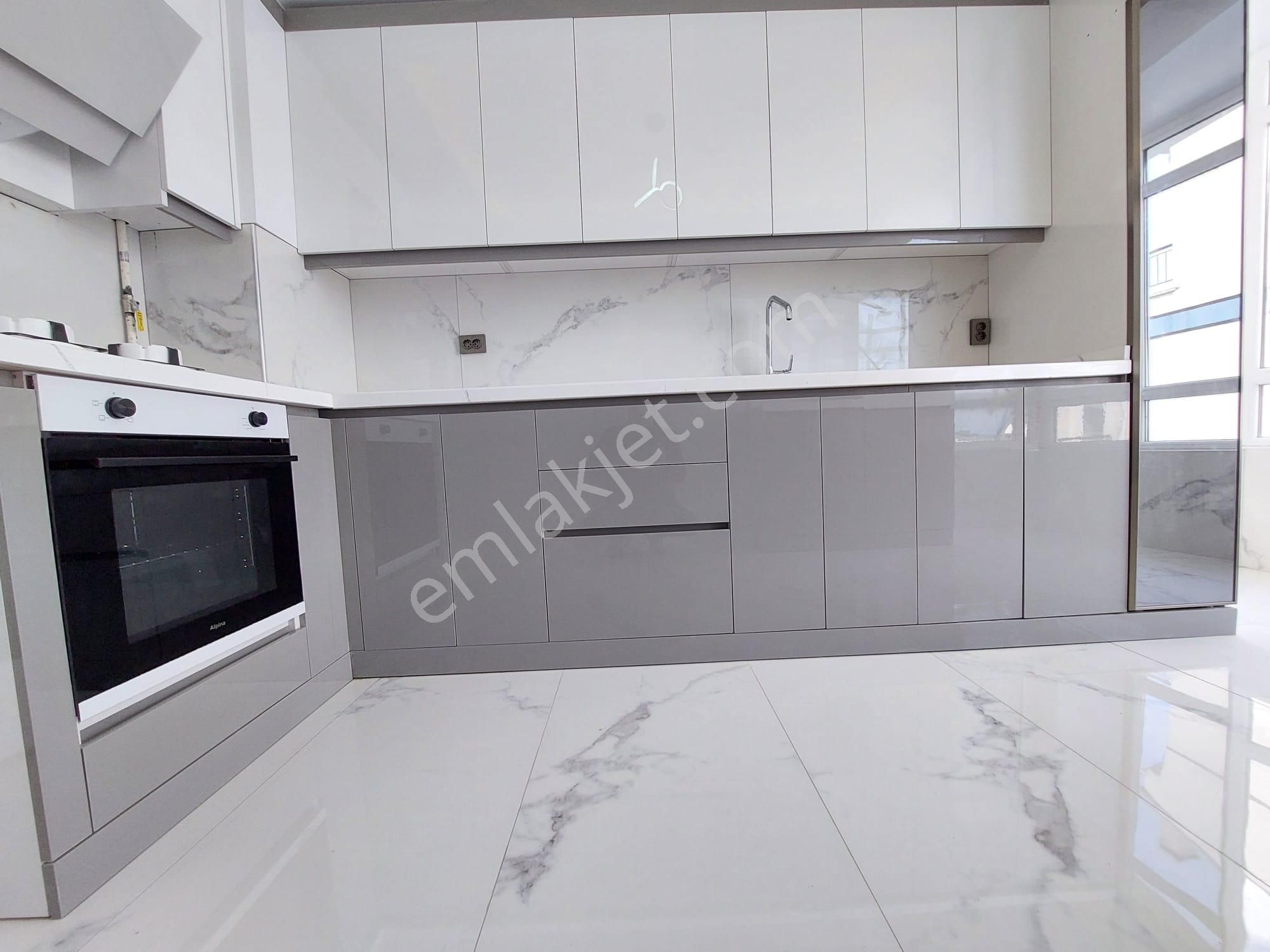 Elvan Mah De A Life Hastane Yakını Satılık 3+1 Kat Ta Ful Yapılı Geniş Daire - Görsel 3