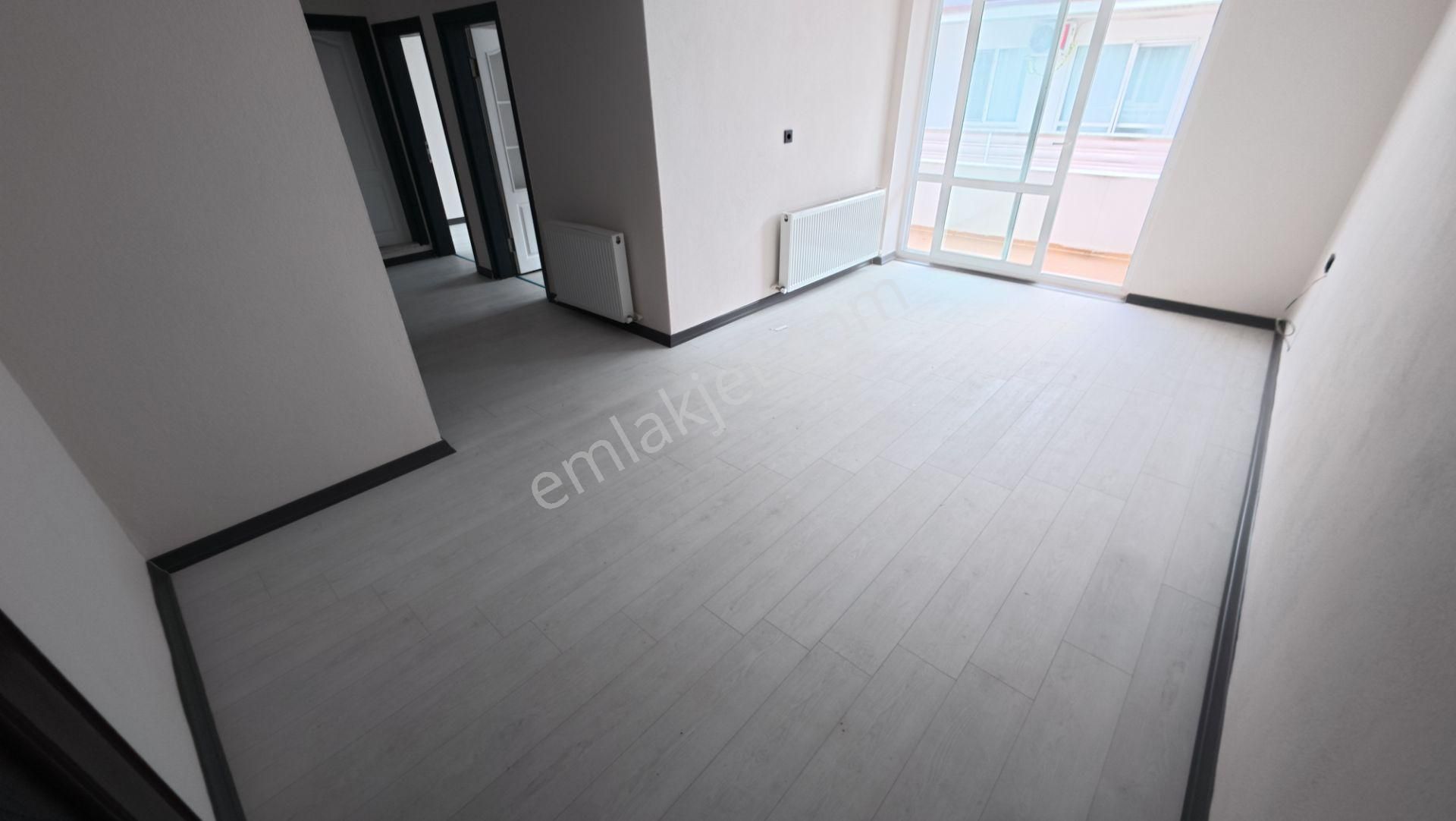 Sakarya Karasu’da Havuzlu Sitede Mutfak Ayrı 2+1 Satılık Daire - Görsel 5