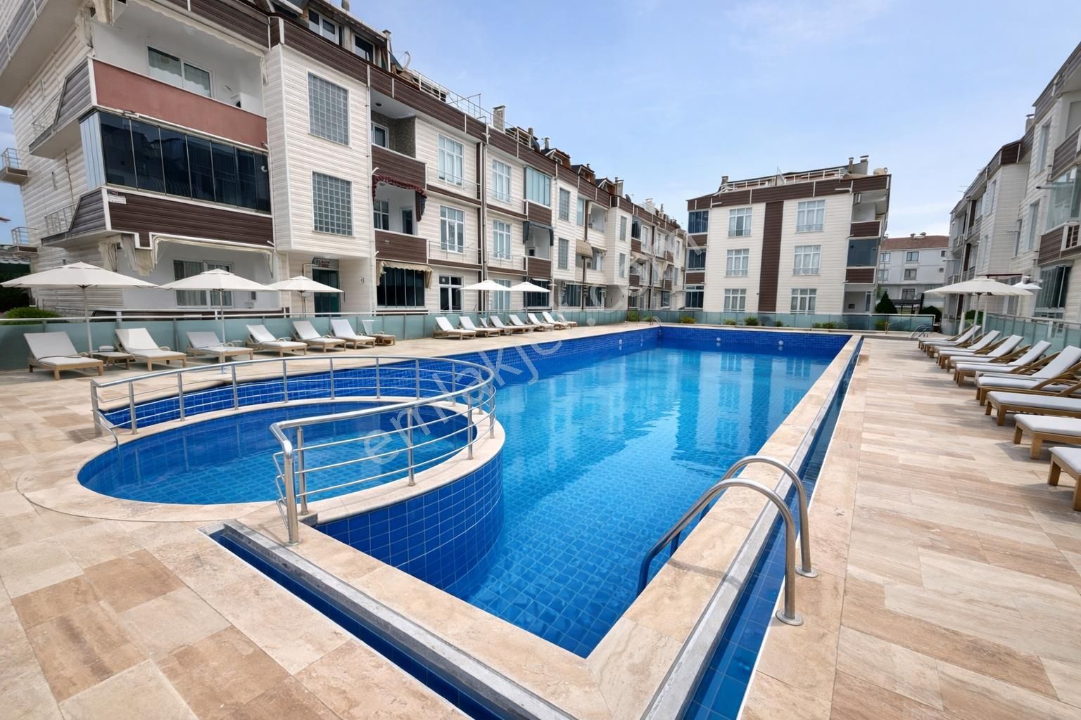 Sakarya Karasu Da Yalı Mah’de Denize Sıfır 1+1 Daire !! Pazarlıklı