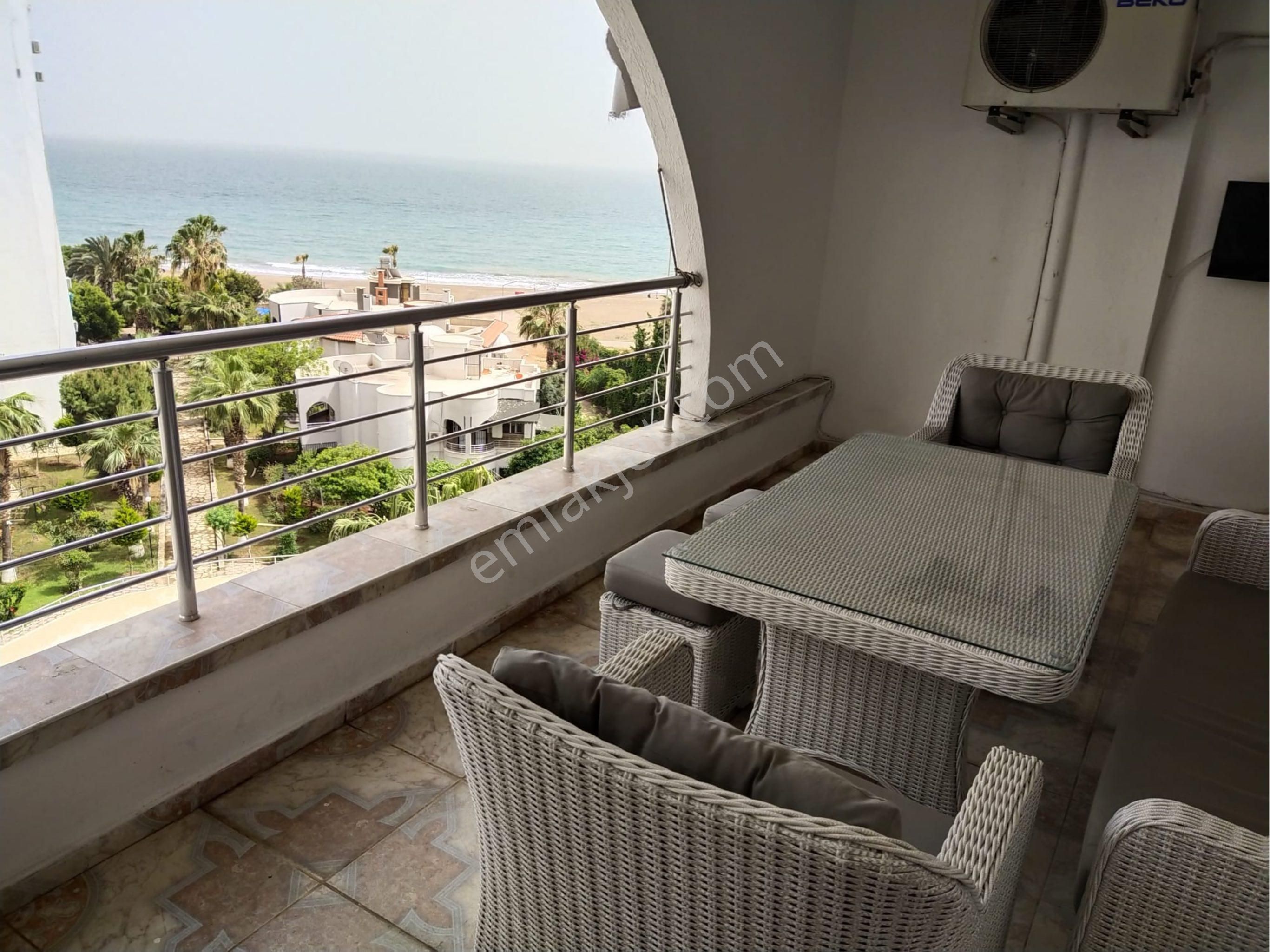 • Mersin Mezitli Akdeniz’de Site İçinde Satılık Daire