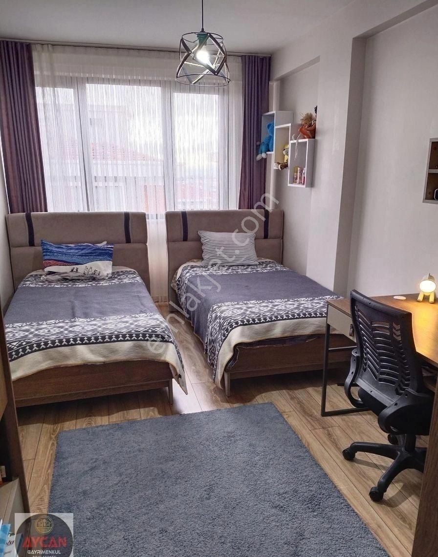 Aycan Gayrimenkulden Levent Yolu Üzeri Site İçi Satılık Daire