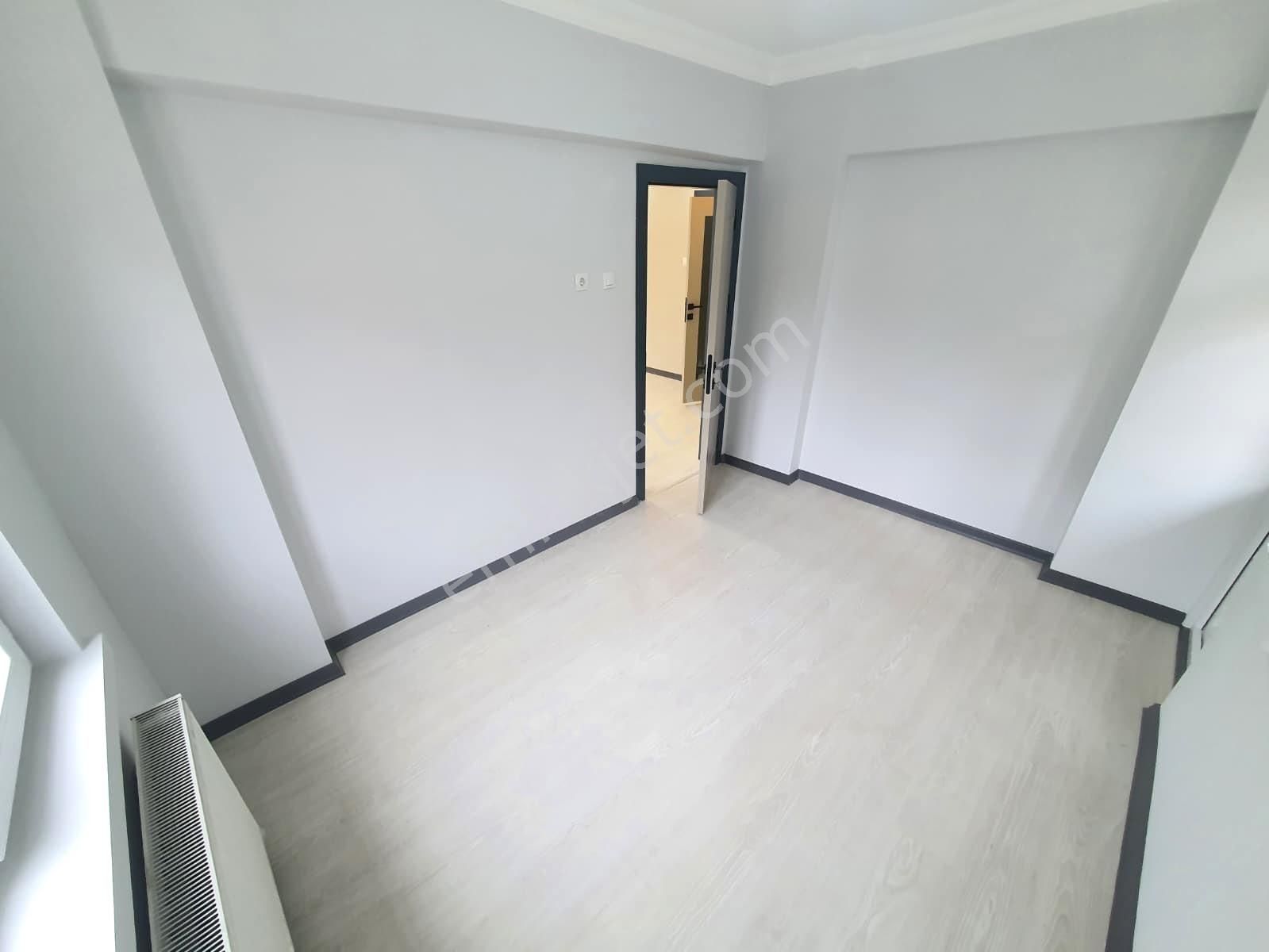 Plevne Mah'de Cadde Üzeri Ful Yapılı Kat Konumunda Daire - Görsel 14