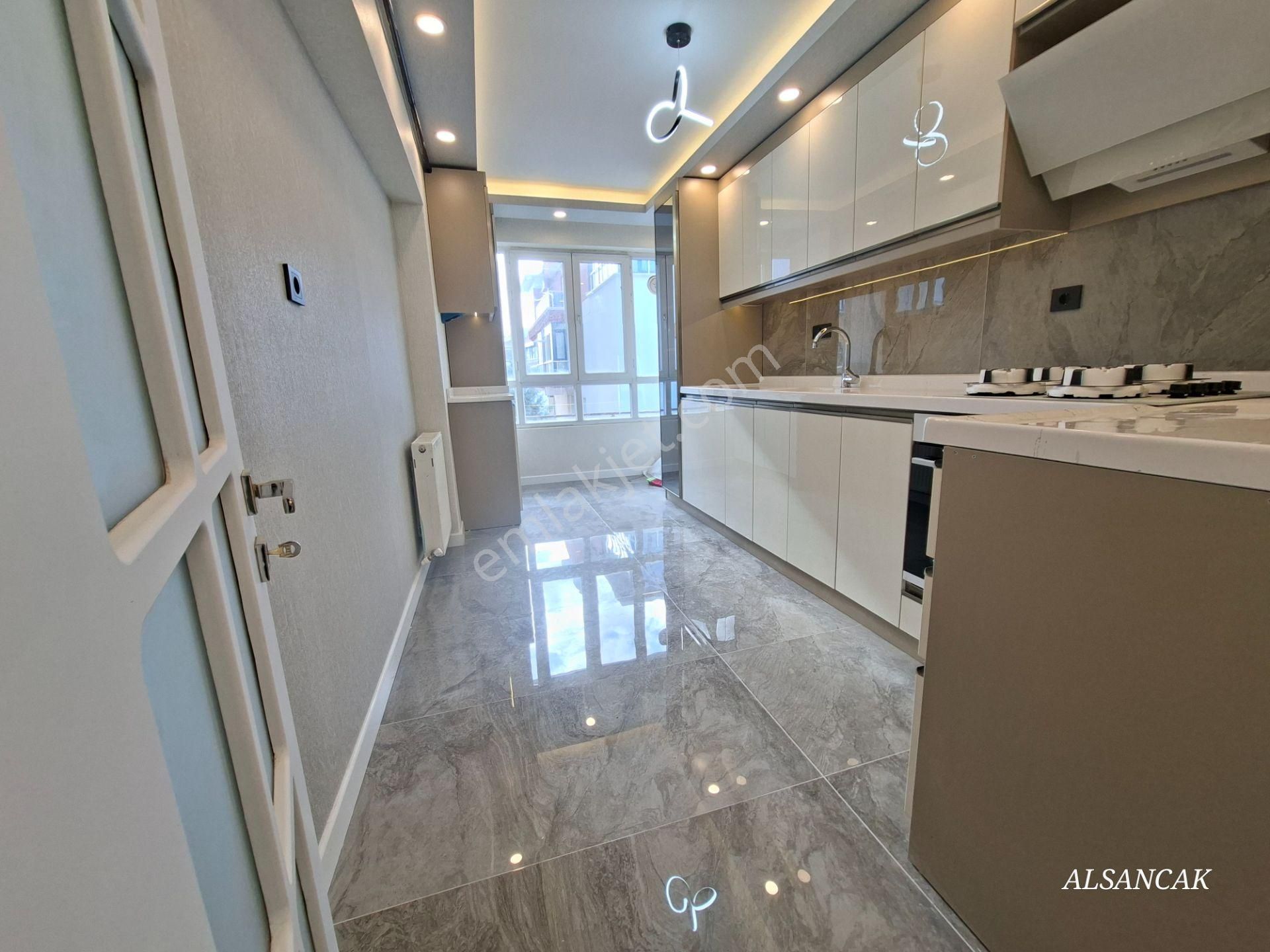 Elvan Da 3+1 Katta Lüks Yapılı Satılık Daire Ankastre Mutfaklı - Görsel 2