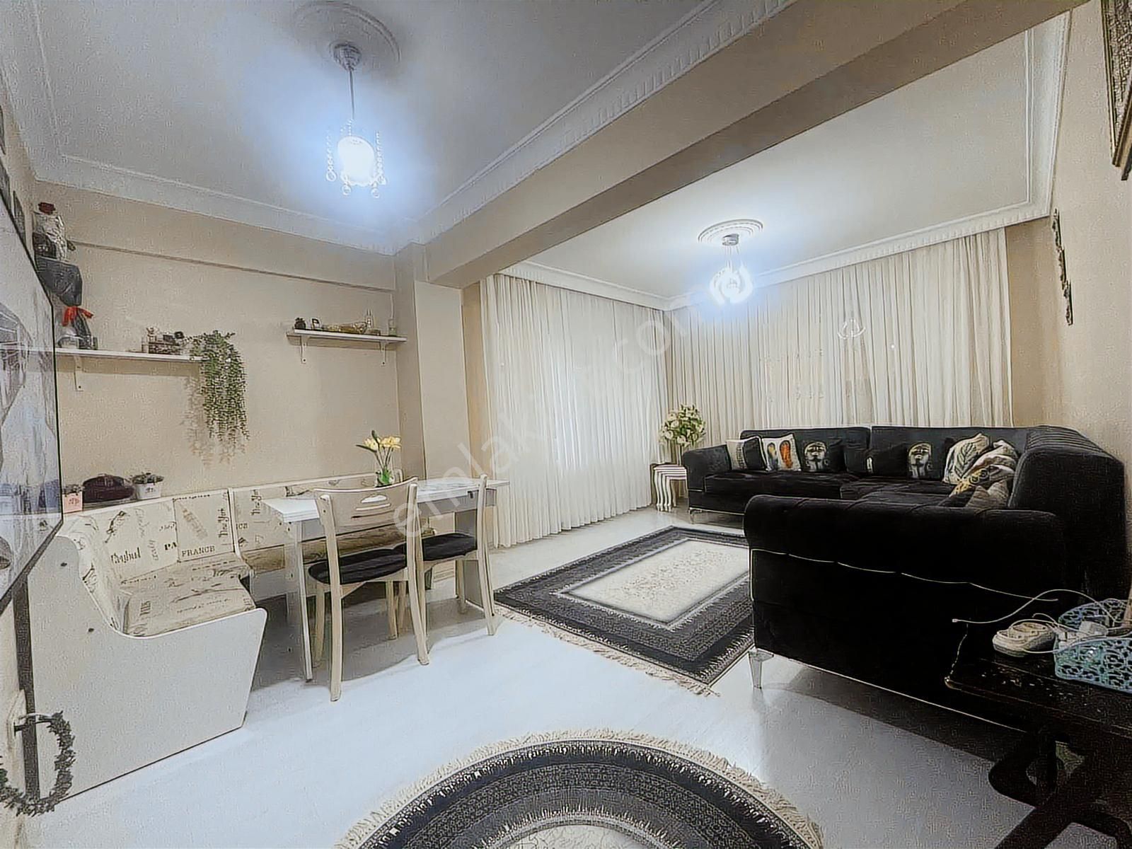 Alt Bölgede Marmaraya Yürüme Mesafesinde 2+1 85 M2 Satılık Daire