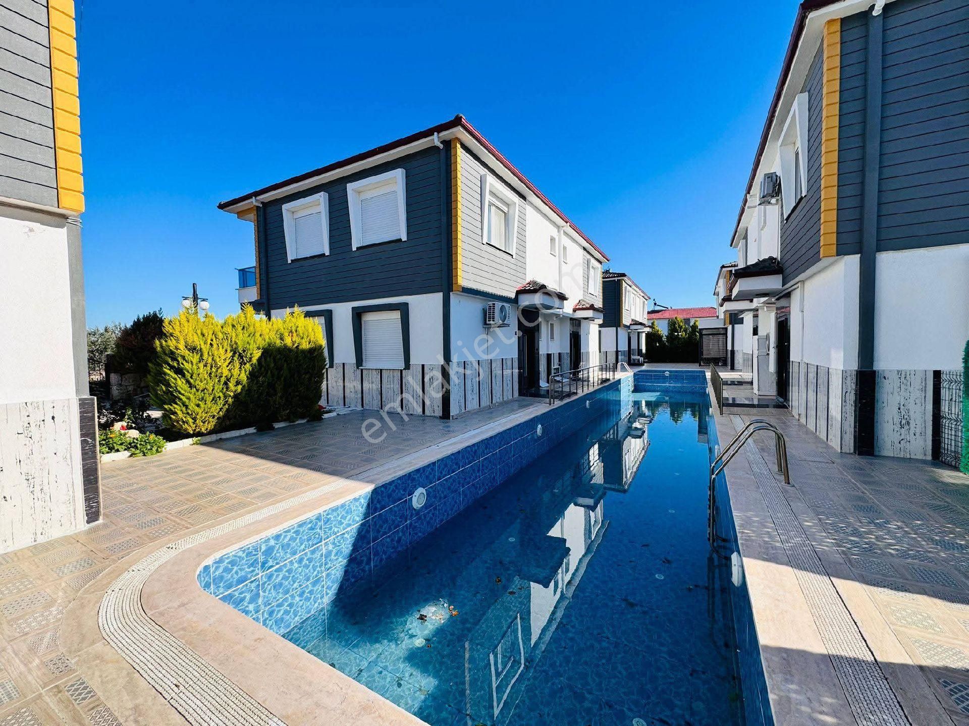 Hisar'da Fırsat! Havuzlu Sitede Masrafsız 3+1 Müstakil Tadında Satiılık Villa - Görsel 2