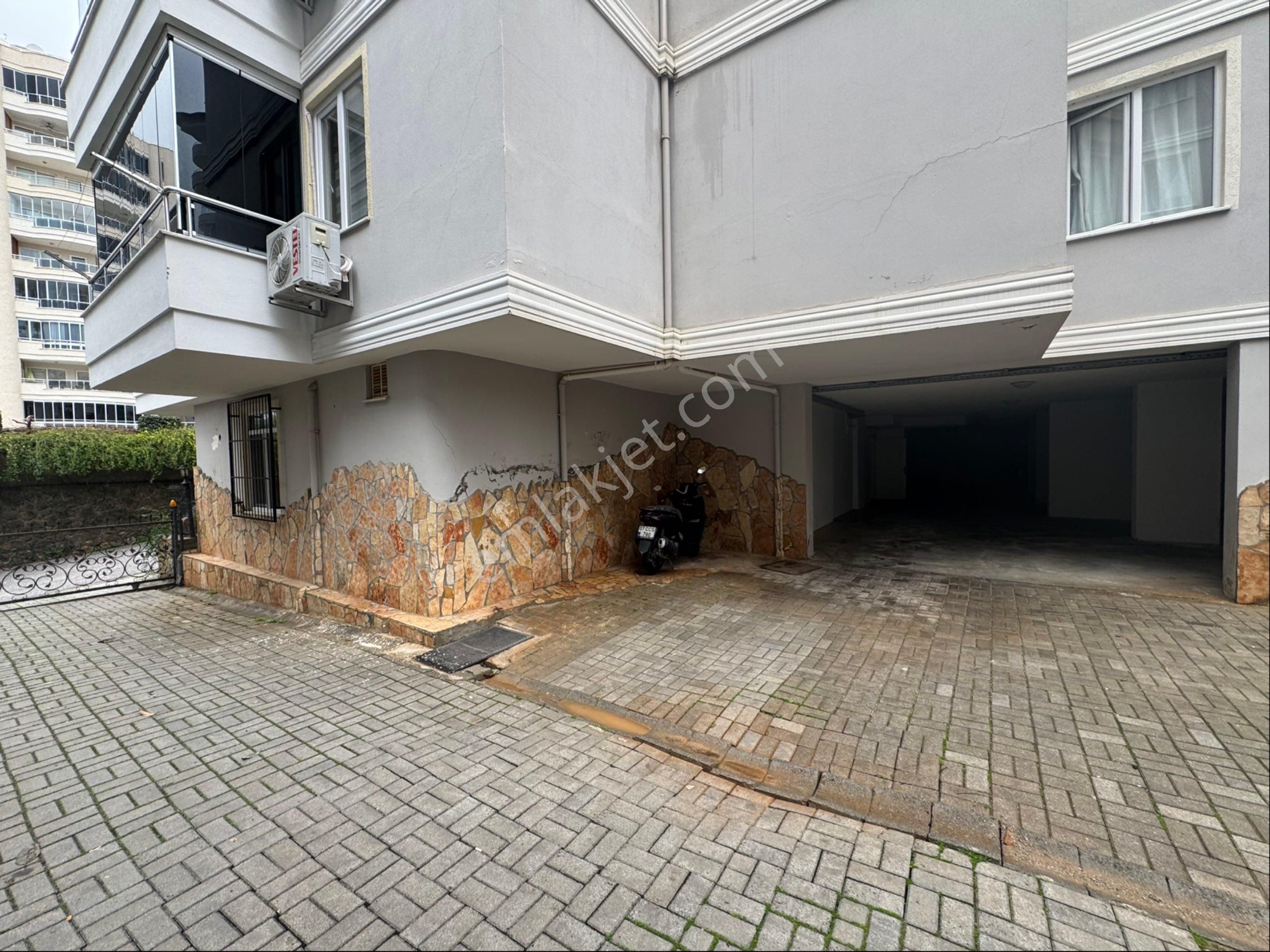 Tosmurda Satılık Geniş 2+1 Havuzlu Daire - Görsel 6