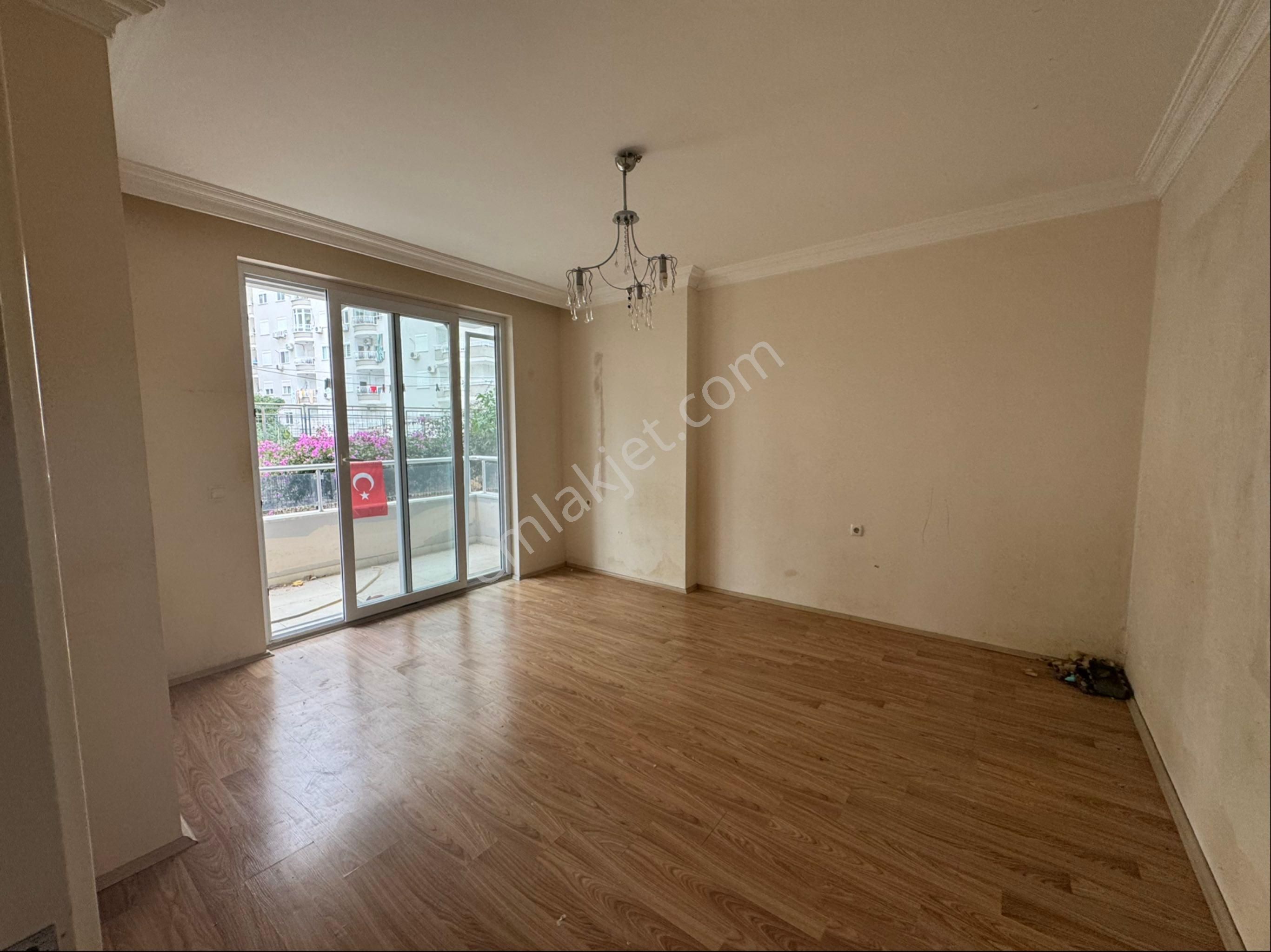 Tosmurda Satılık Geniş 2+1 Havuzlu Daire - Görsel 13