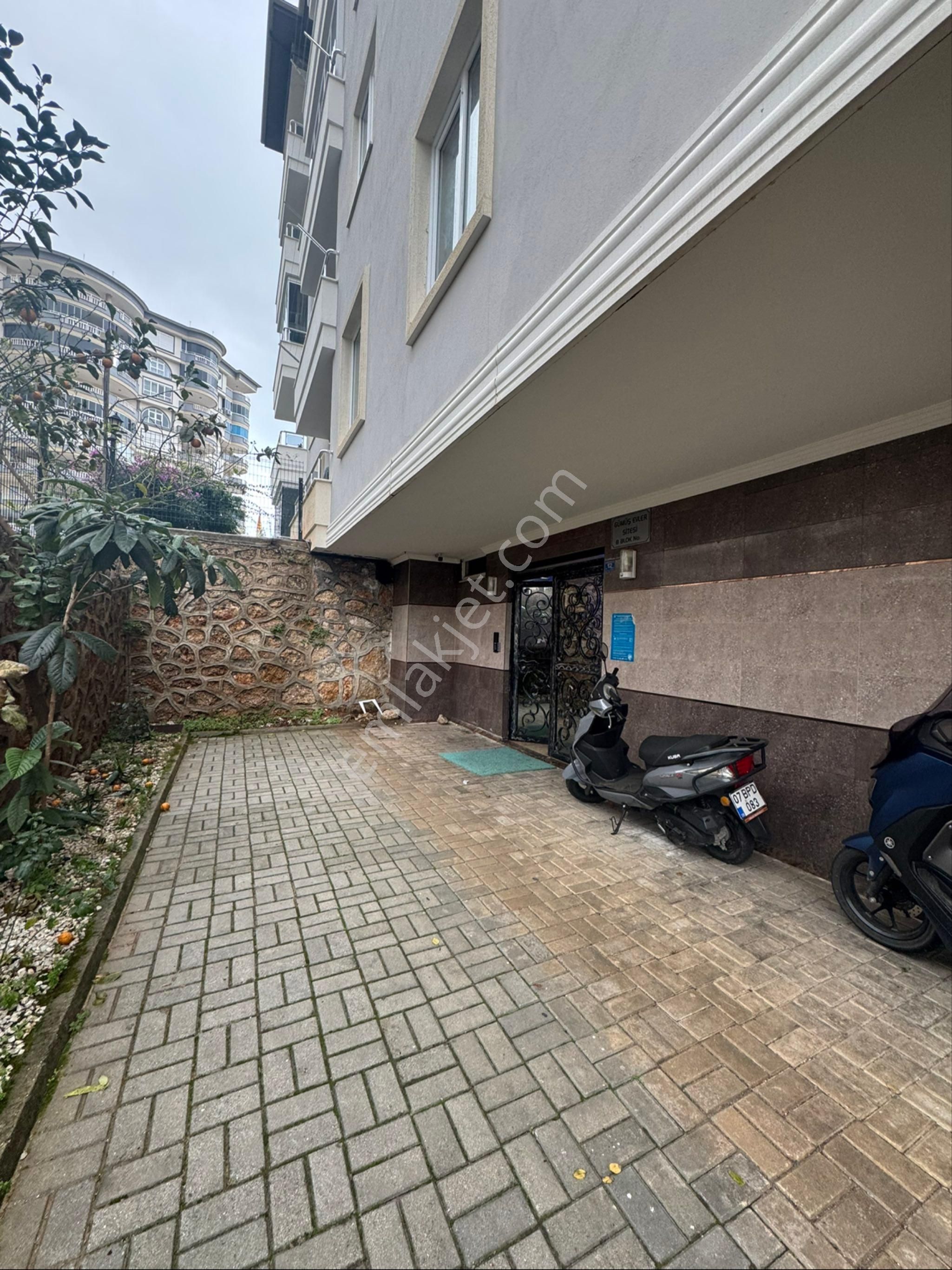 Tosmurda Satılık Geniş 2+1 Havuzlu Daire - Görsel 28