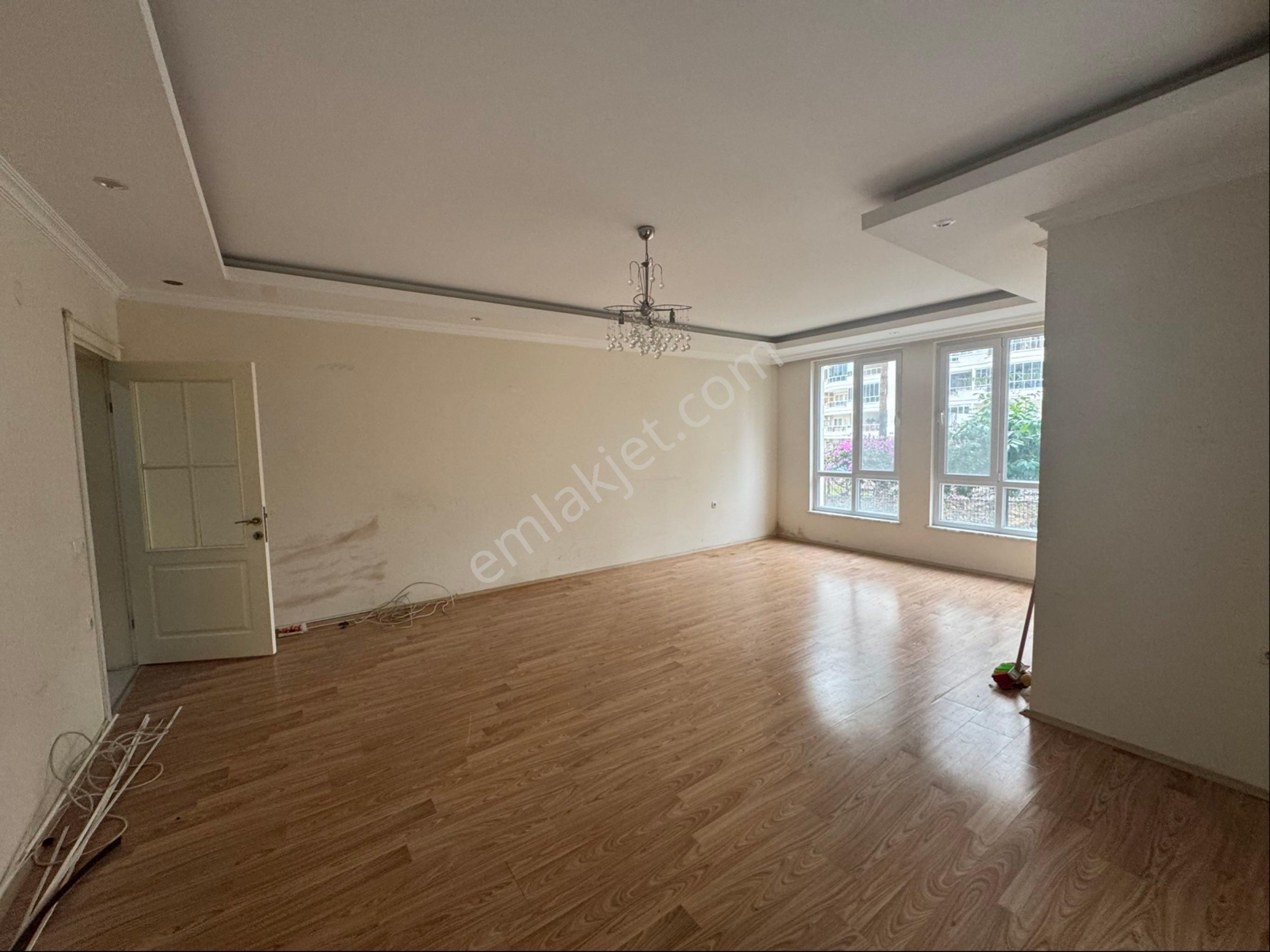 Tosmurda Satılık Geniş 2+1 Havuzlu Daire - Görsel 18