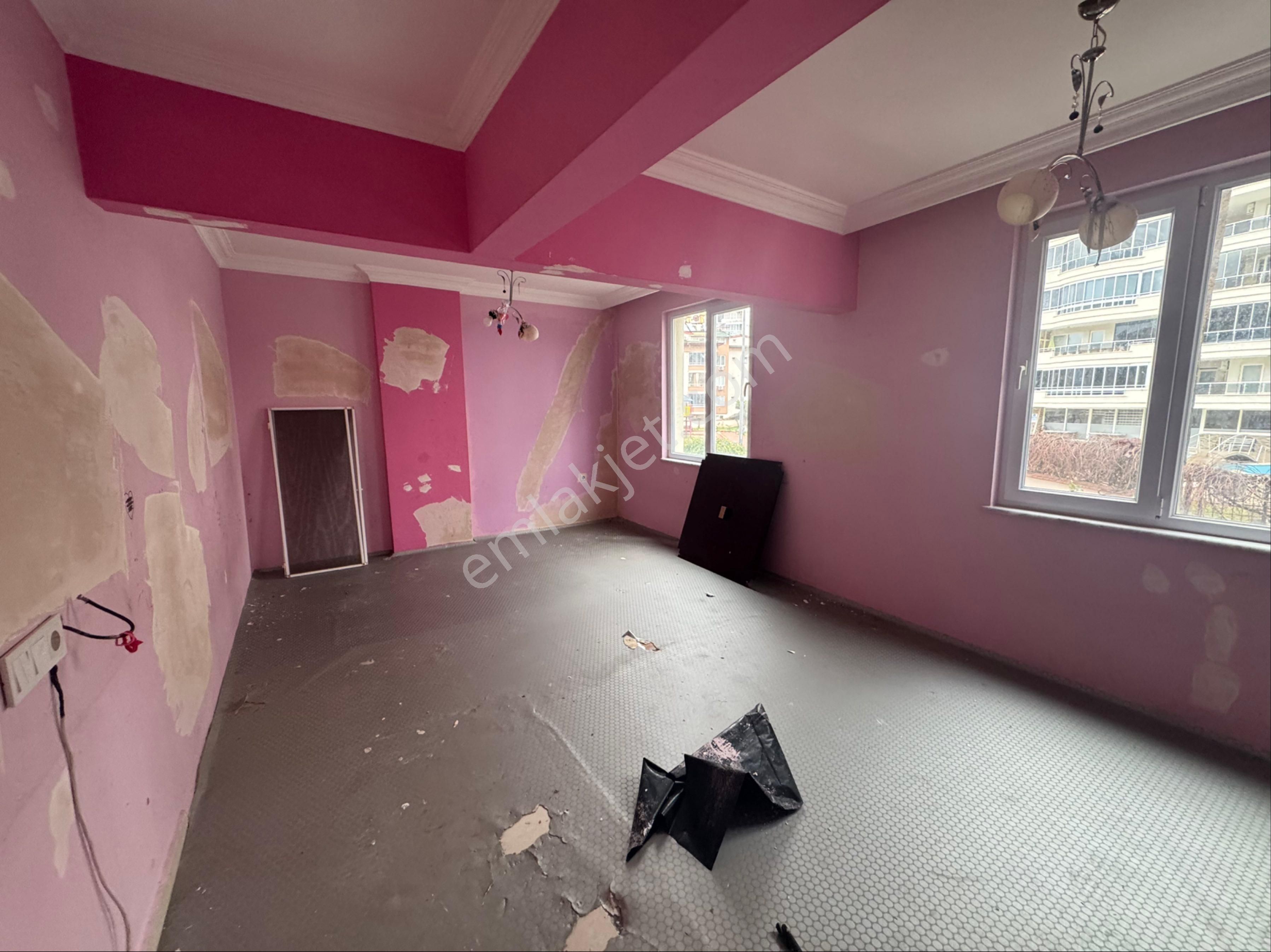 Tosmurda Satılık Geniş 2+1 Havuzlu Daire - Görsel 15