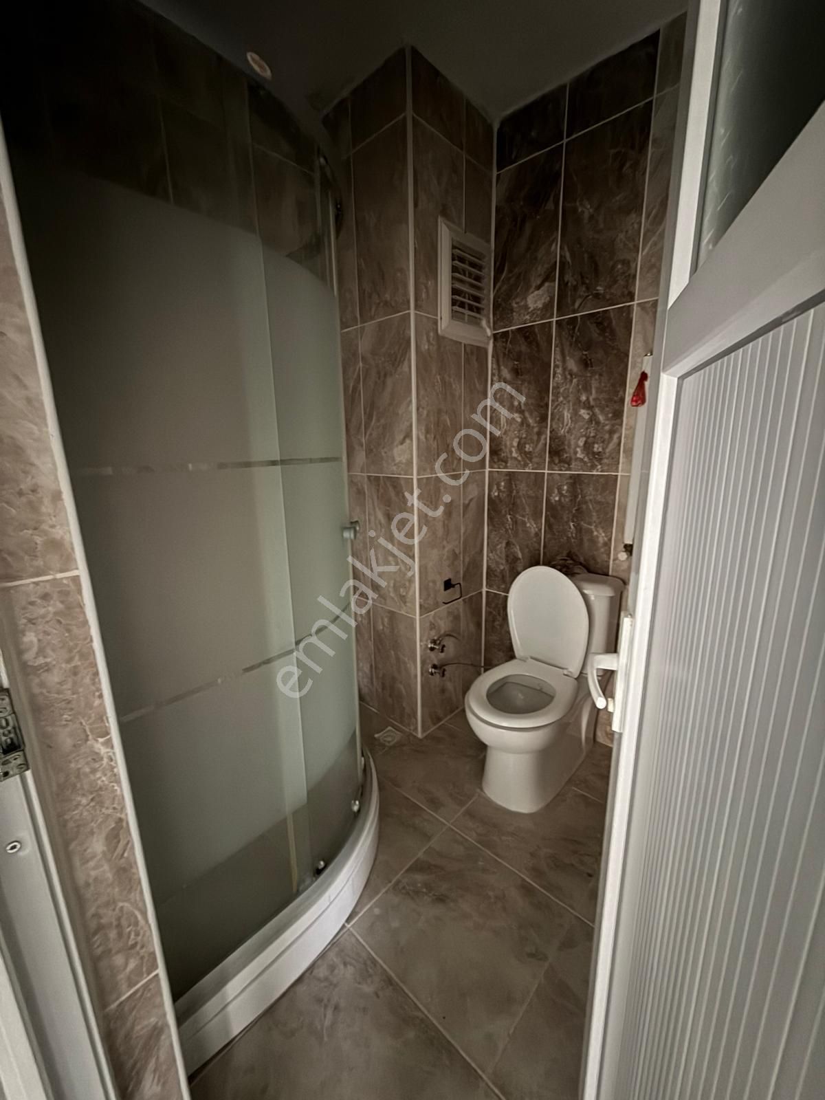 Ergünler İnşaattan 2+1 Ara Kat Merkezde Kiralık Daire - Görsel 12