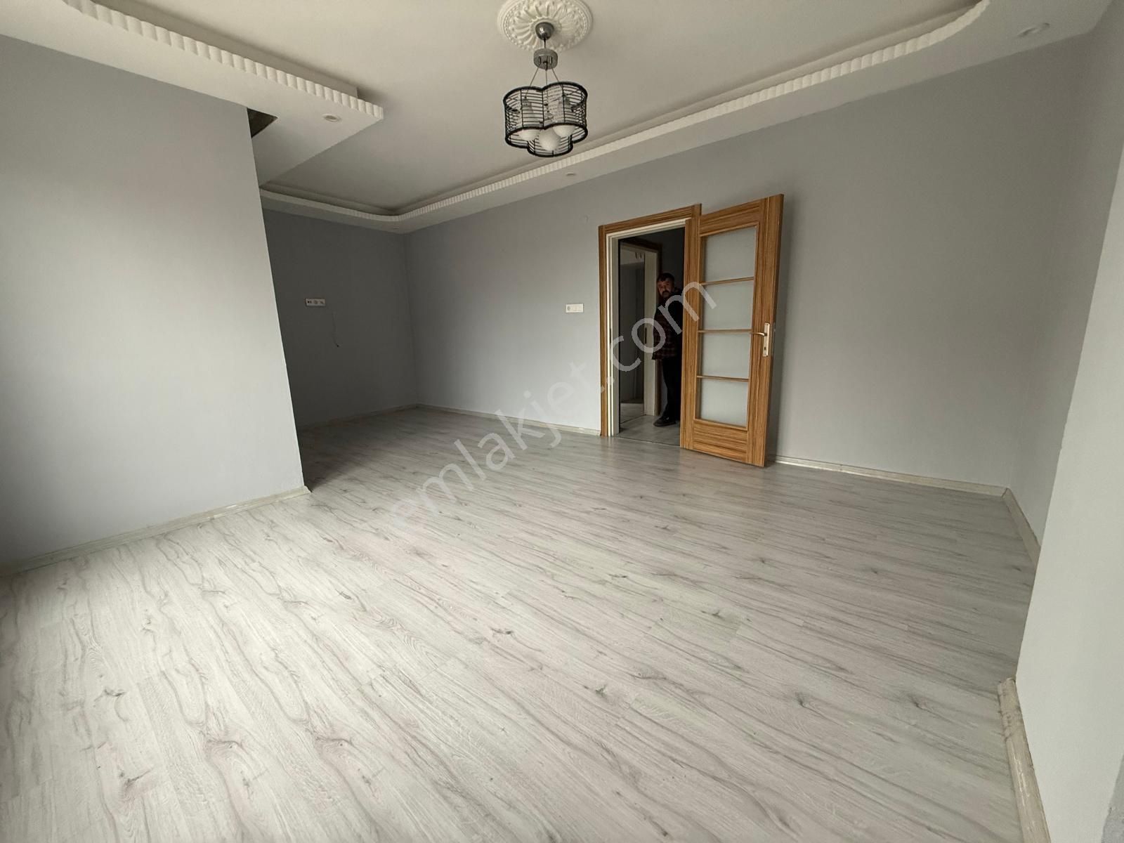 Ergünler İnşaattan 2+1 Ara Kat Merkezde Kiralık Daire - Görsel 2